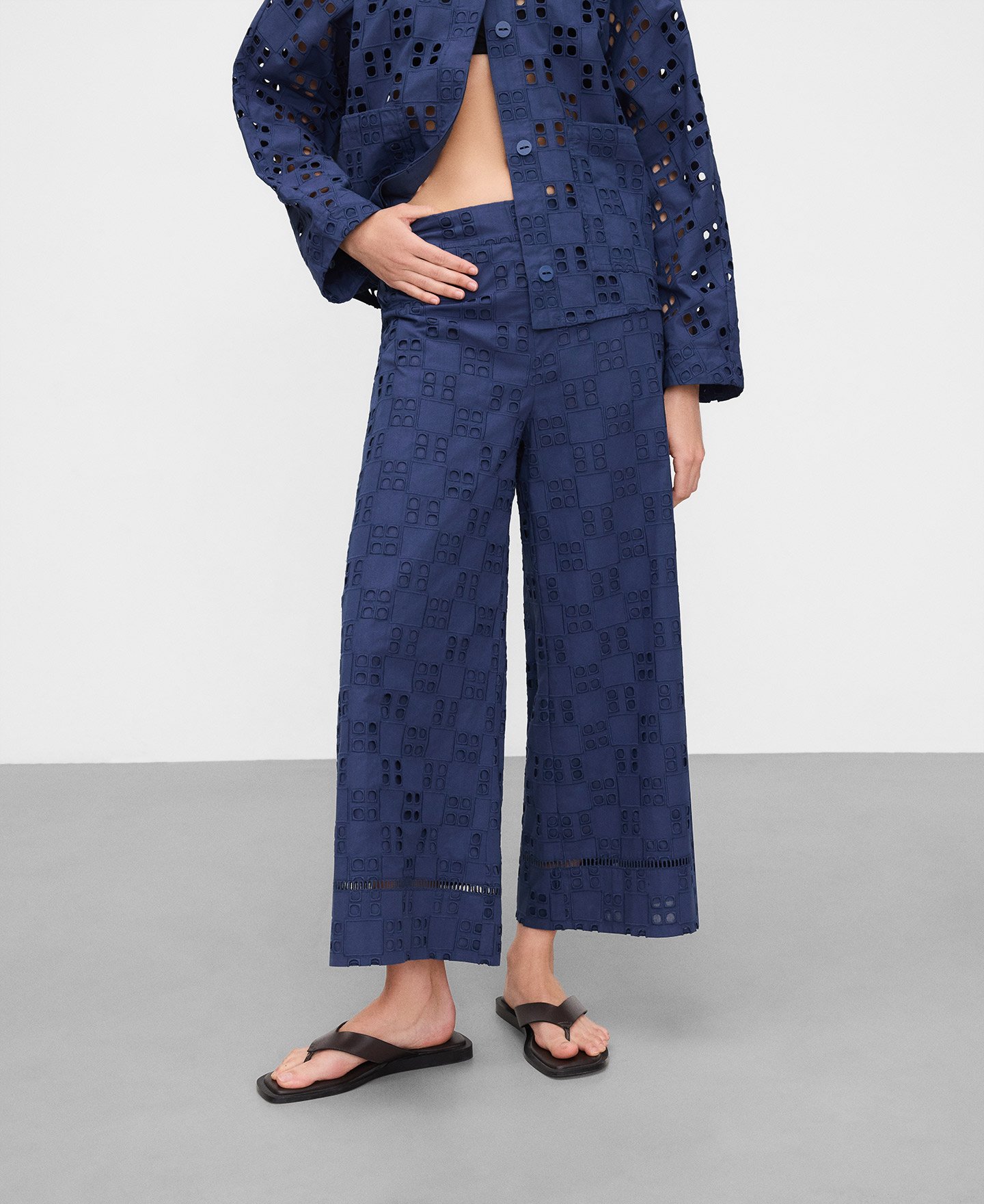 Poplin trousers with English embroidery image number 0