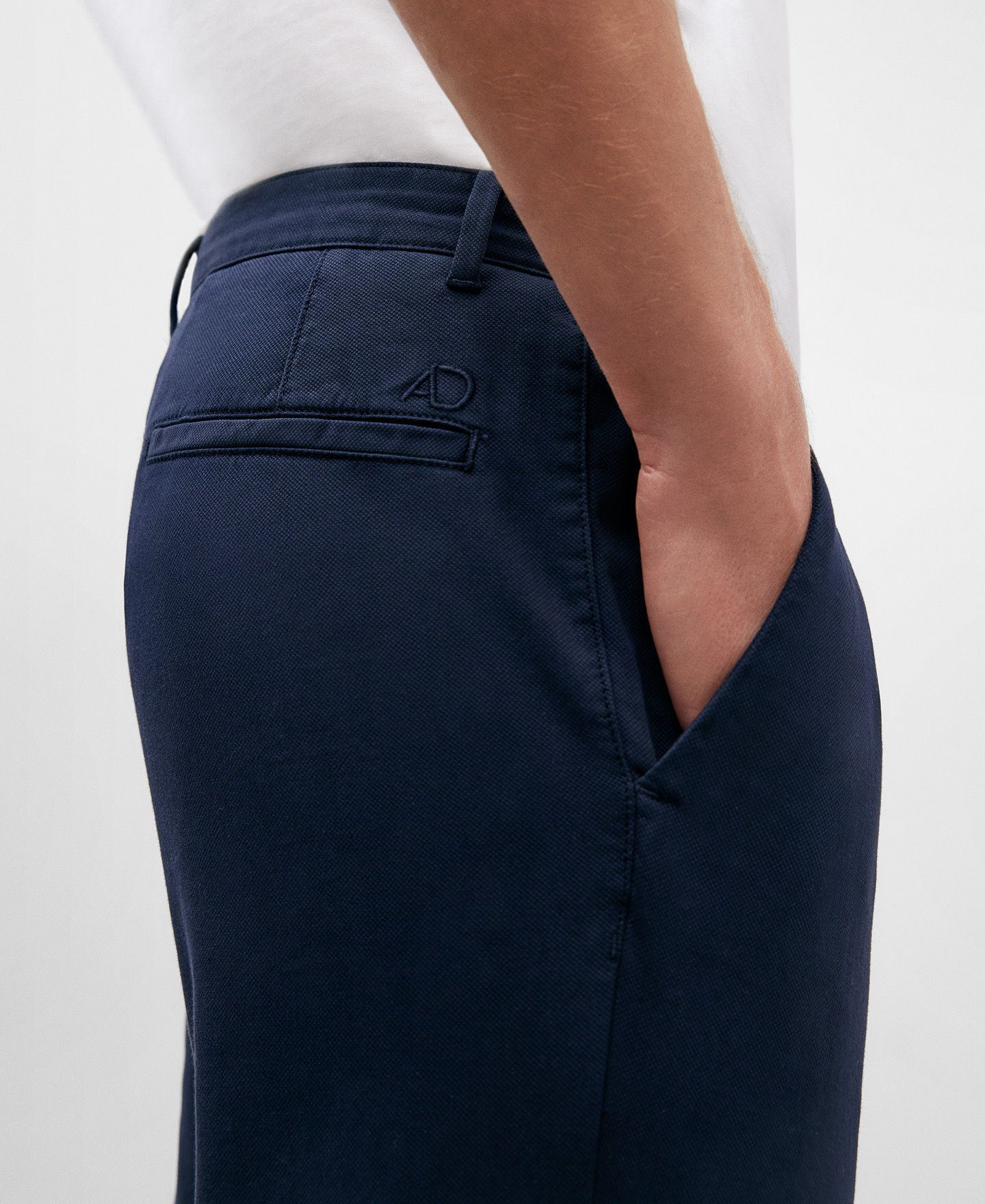 Pantalón chino azul oscuro hombre image number 3