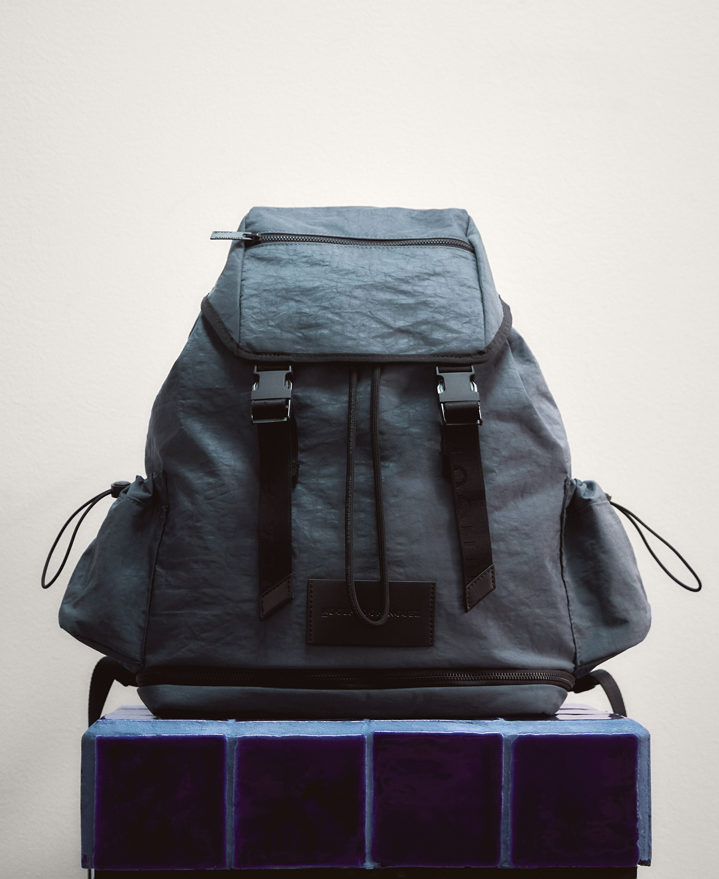 Recycled nylon sack backpack man image number 4