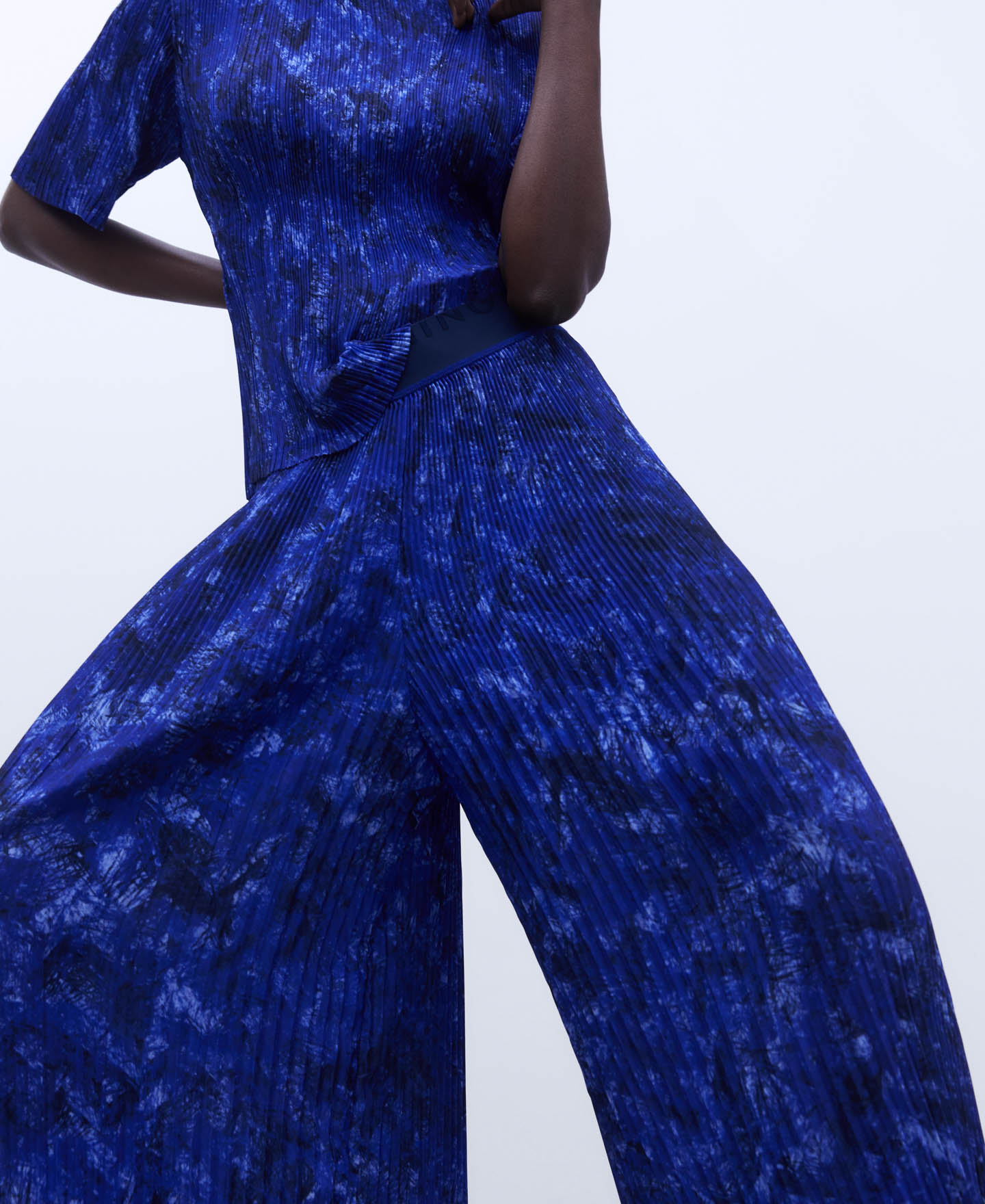 Crinkle trousers image number 3