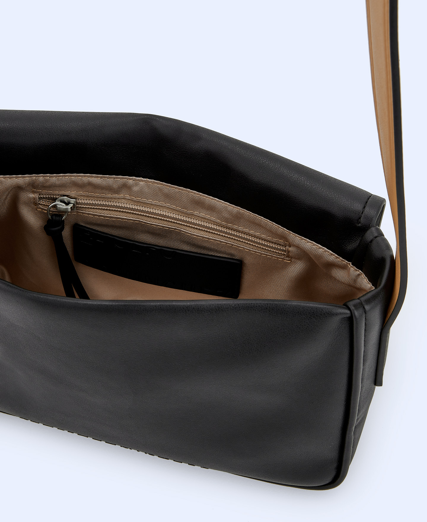Smooth texture small shoulder bag image number 2