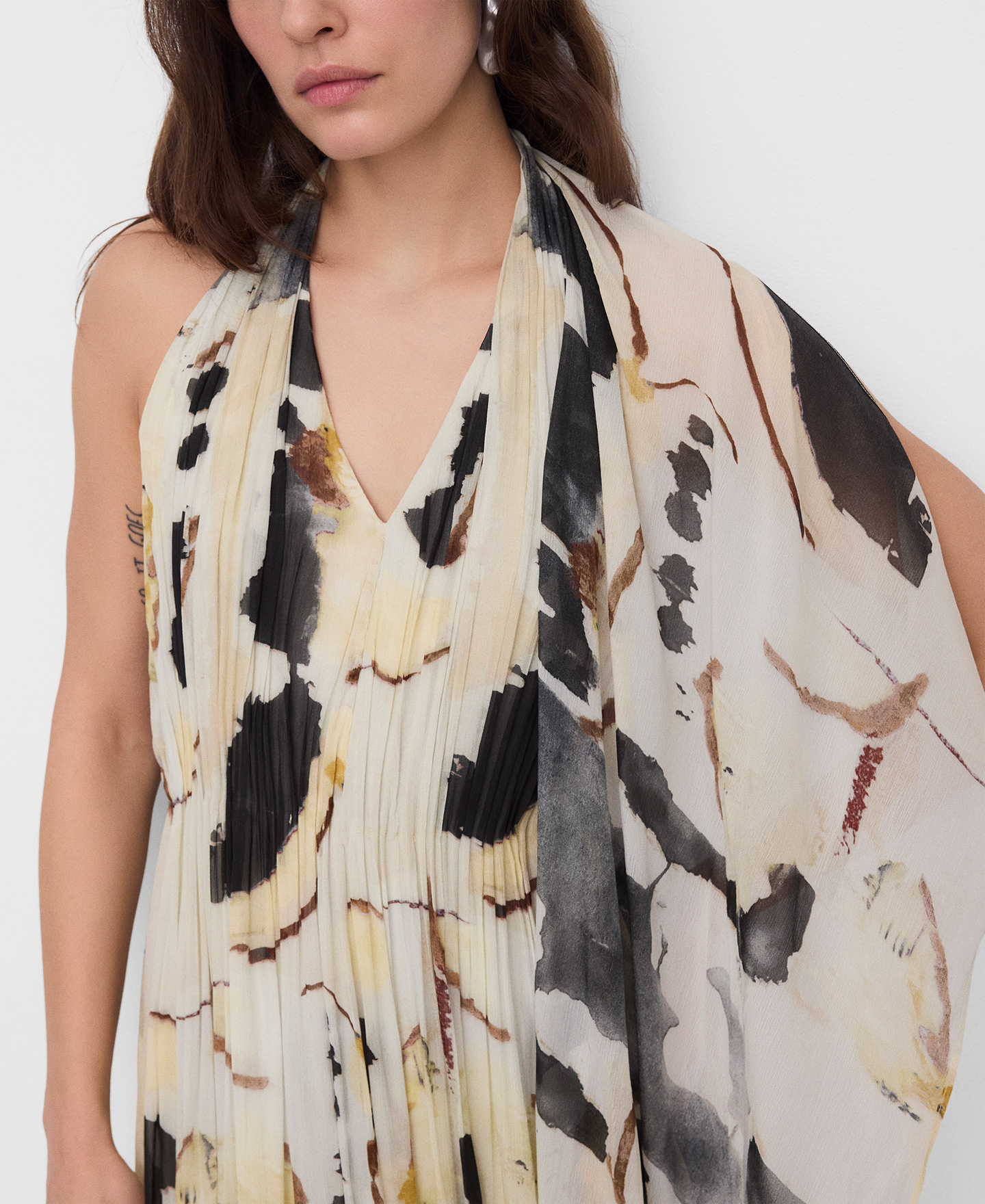 Scarf-collar printed long dress image number 3
