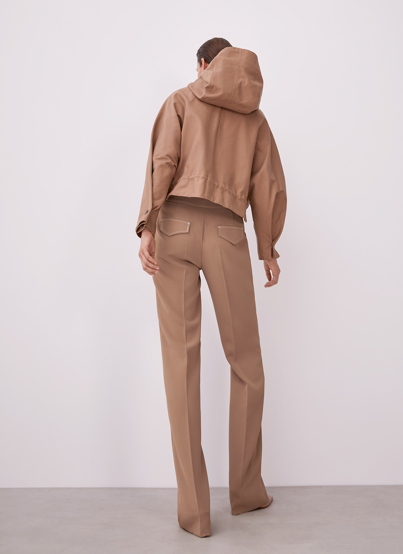 Trousers with backstitched pockets image number 5
