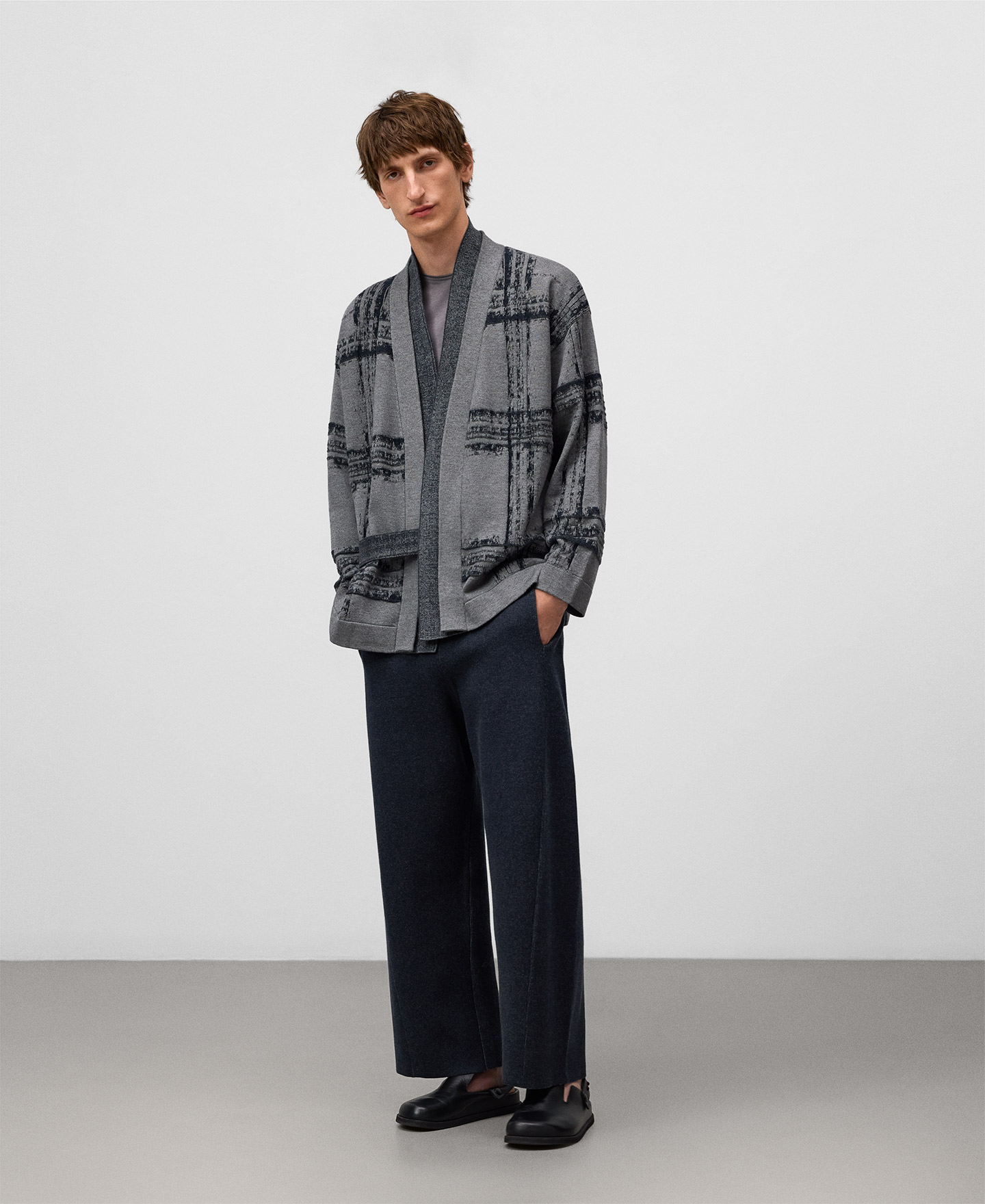 Jacquard knit kimono jacket man image number 1