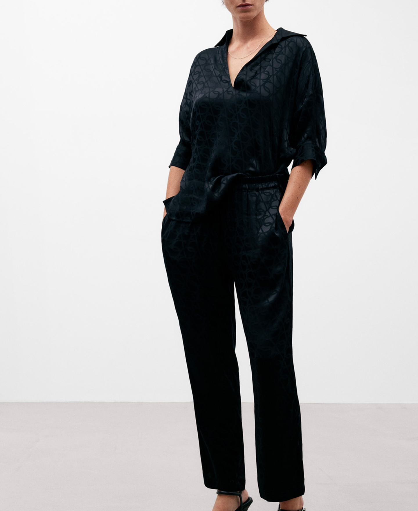 Black monogram print shirt image number 1