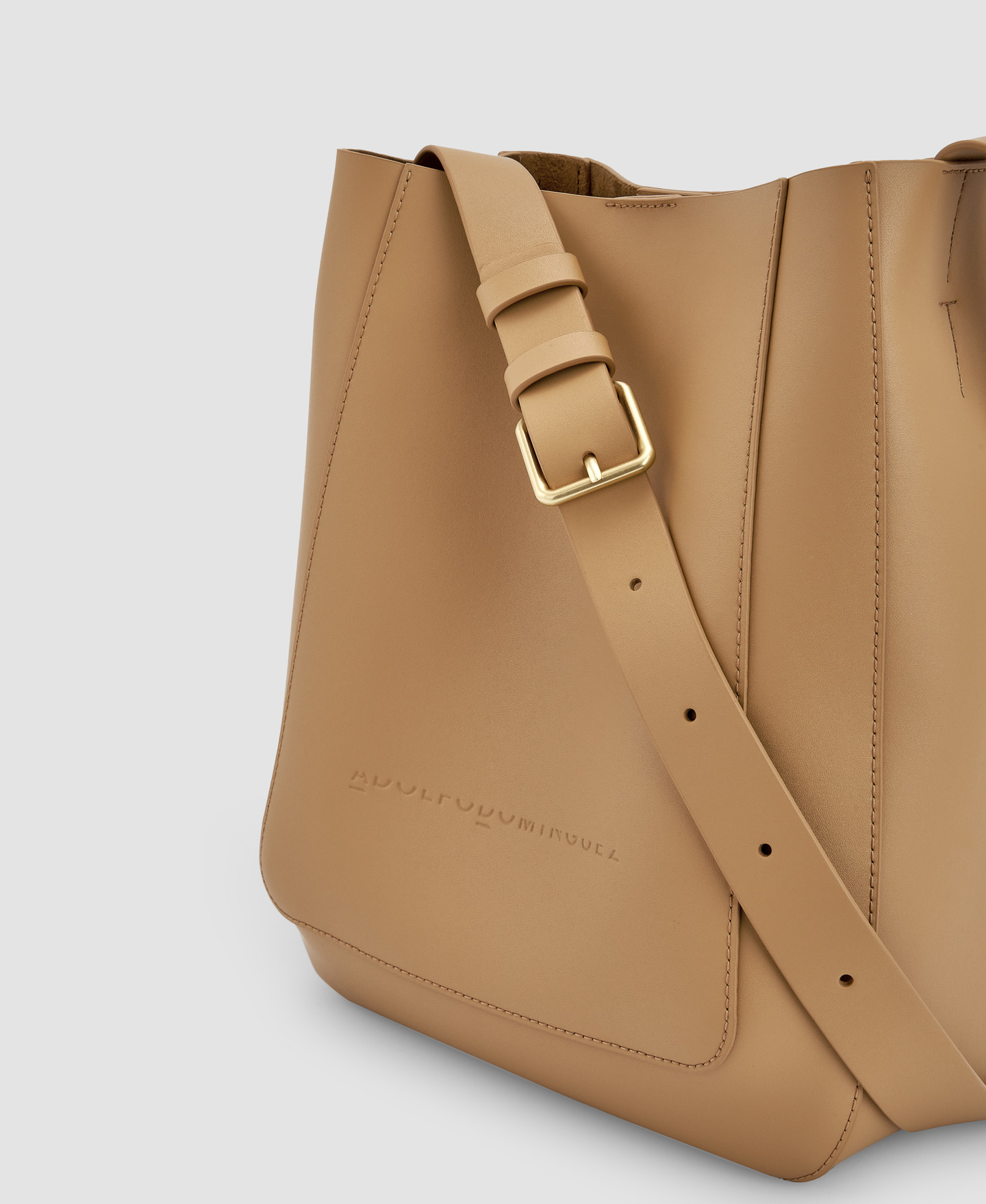 Bolso hobo en vaqueta image number 3