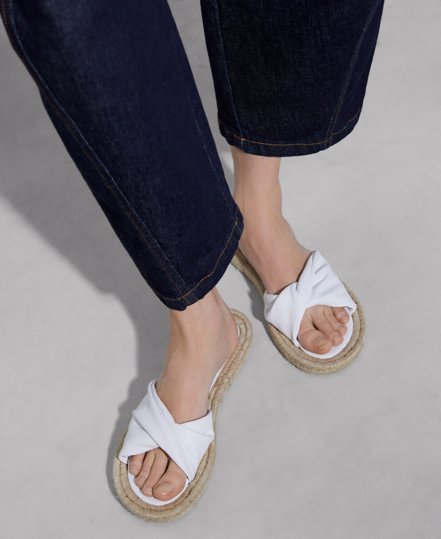 Flat sandal made in Spain image number 3