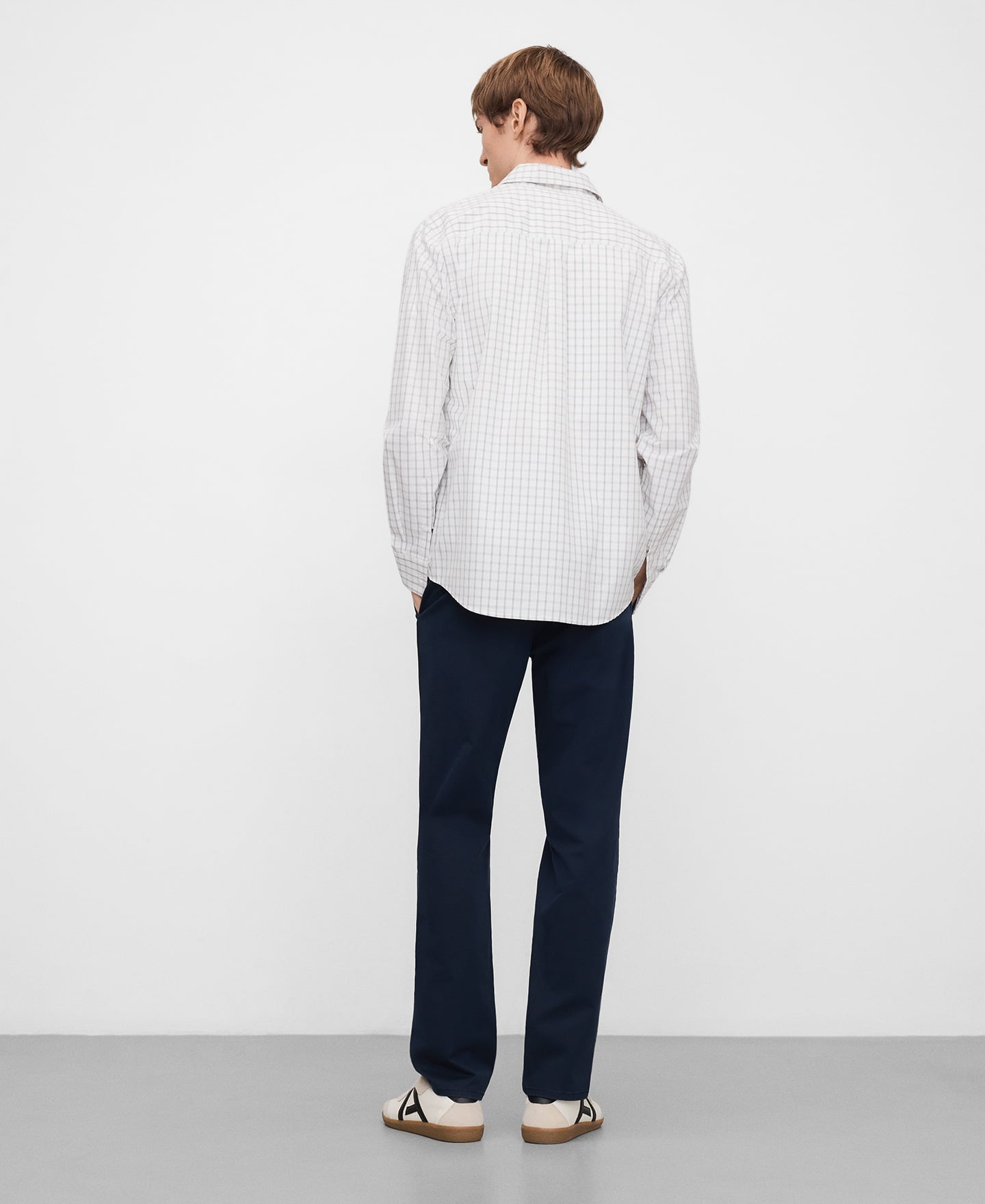 Pantal&oacute;n chino regular fit image number 2