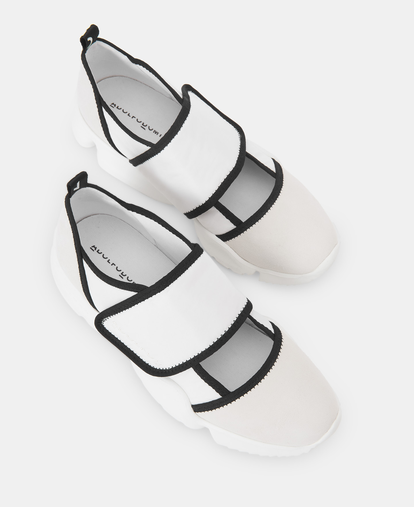 Zapatilla deportiva abierta image number 1