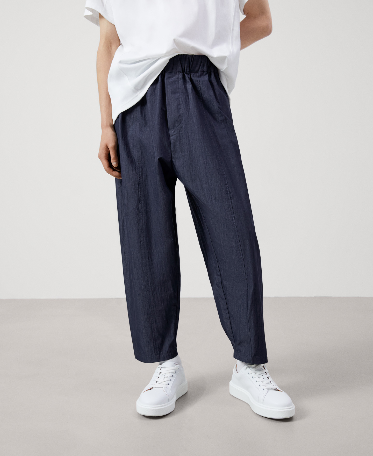 Jogging creased effect trousers image number 0