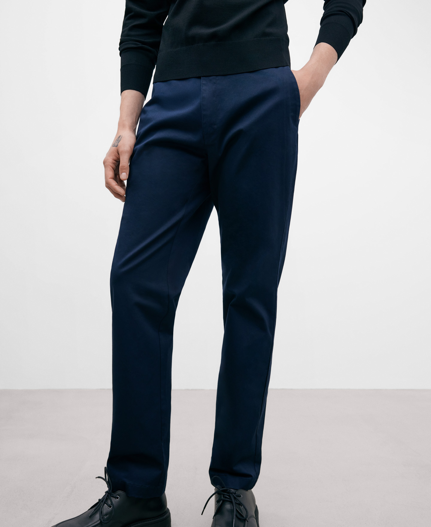 Pantalón chino en twill de algodón image number 0