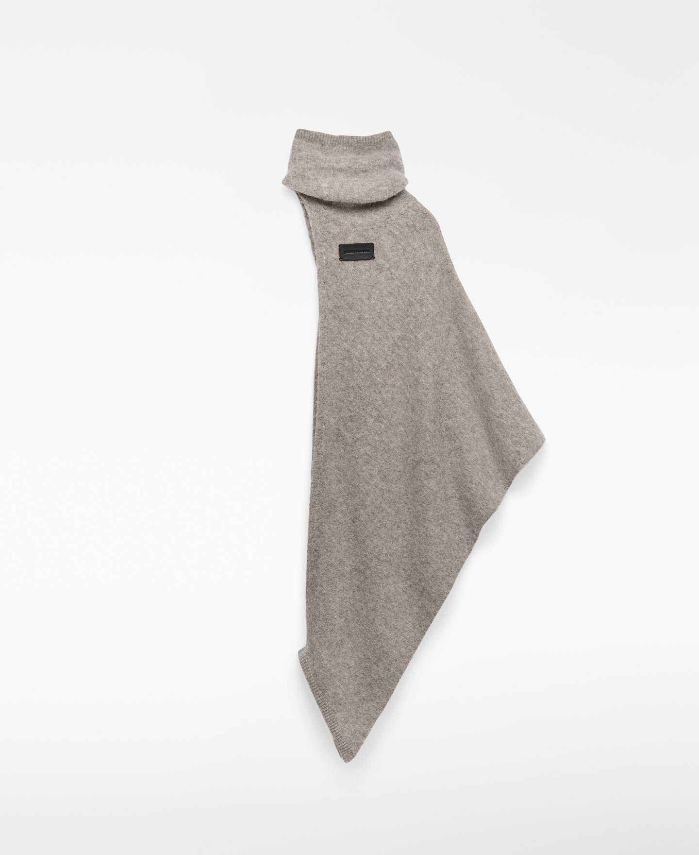 Capa asimétrica cuello chimenea mujer image number 1