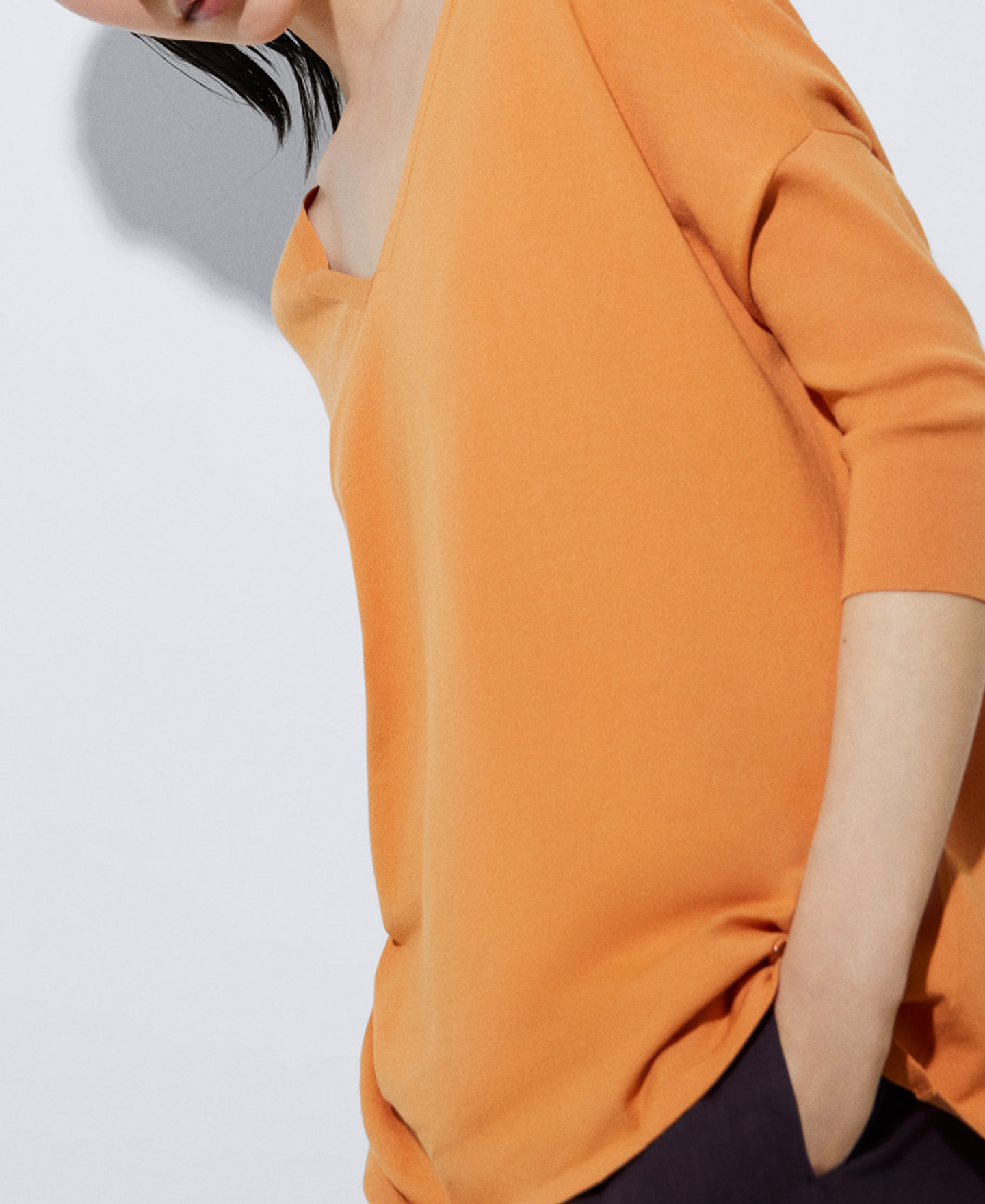 Jersey amplio escote pico image number 3