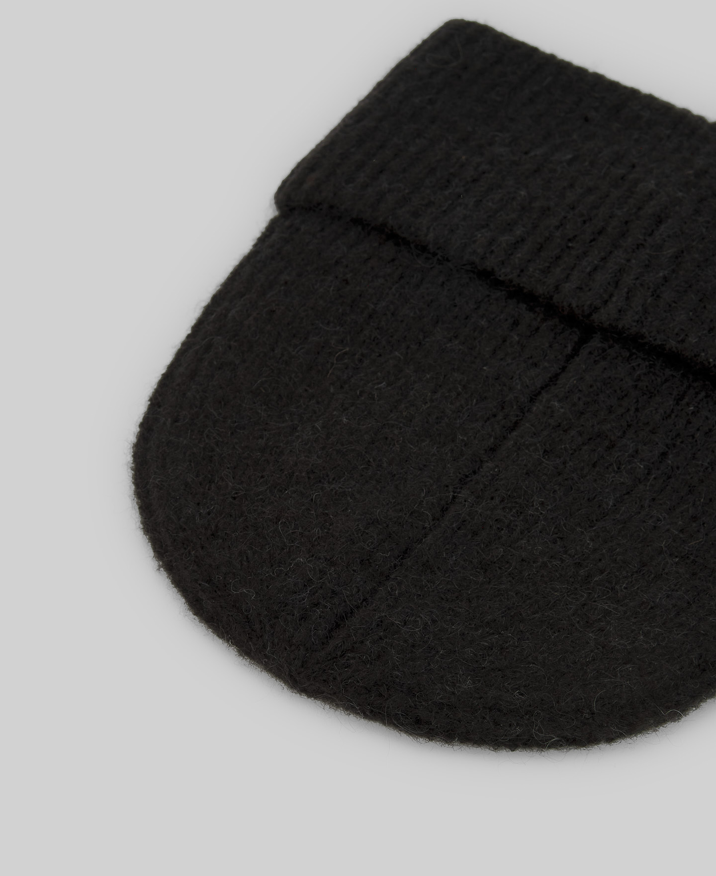 Mohair blend beanie woman image number 2