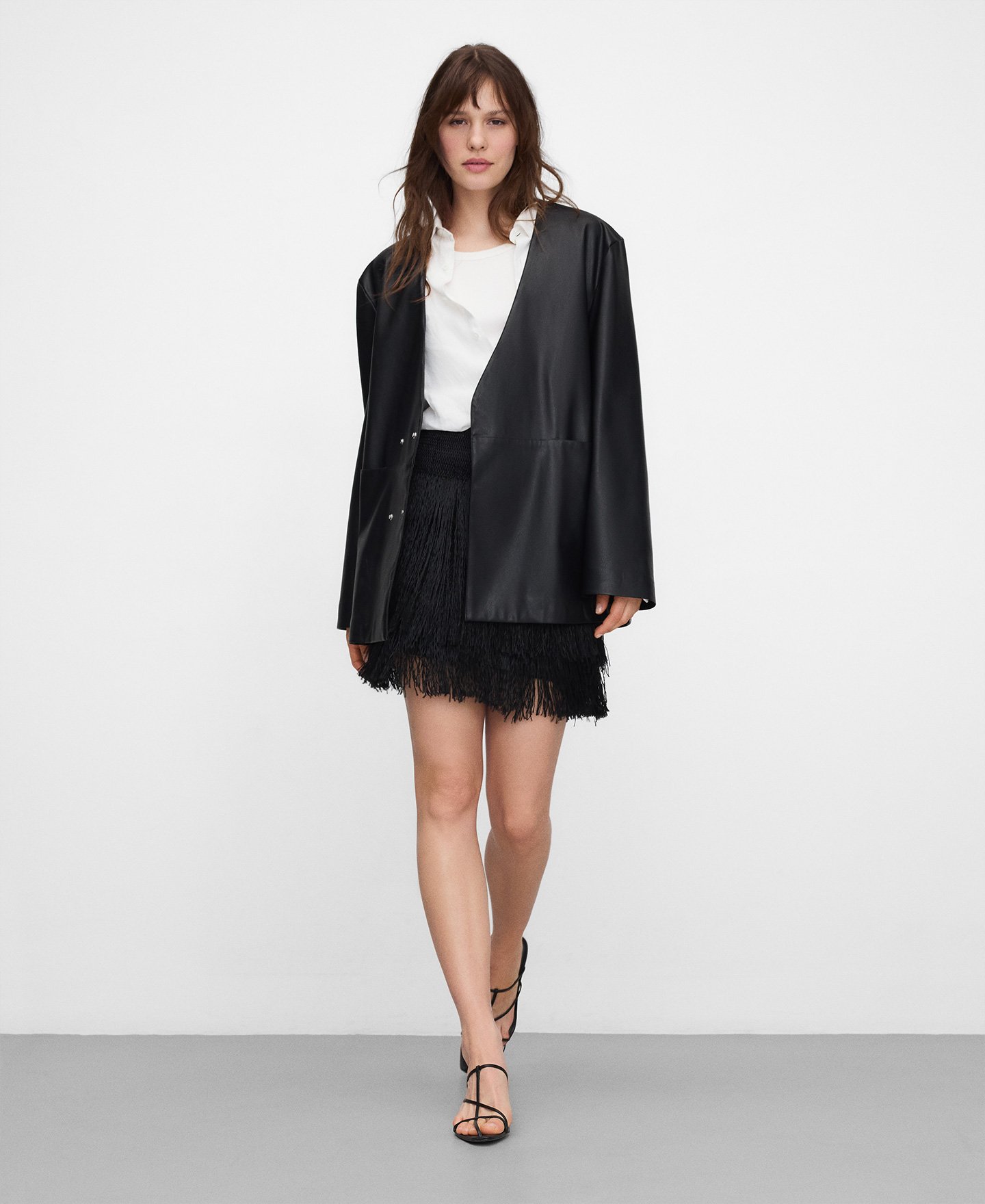 Falda corta punto intarsia flecos image number 3