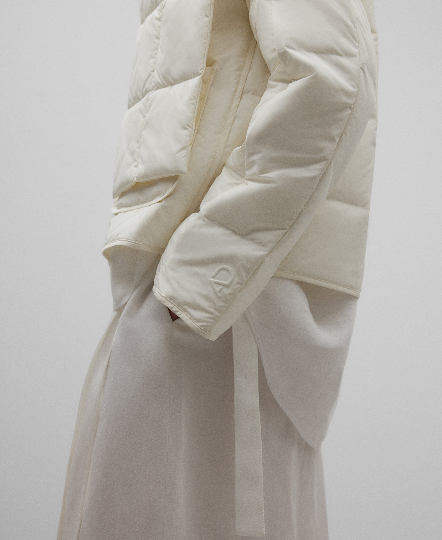Quilted jacket with scarf woman image number 4