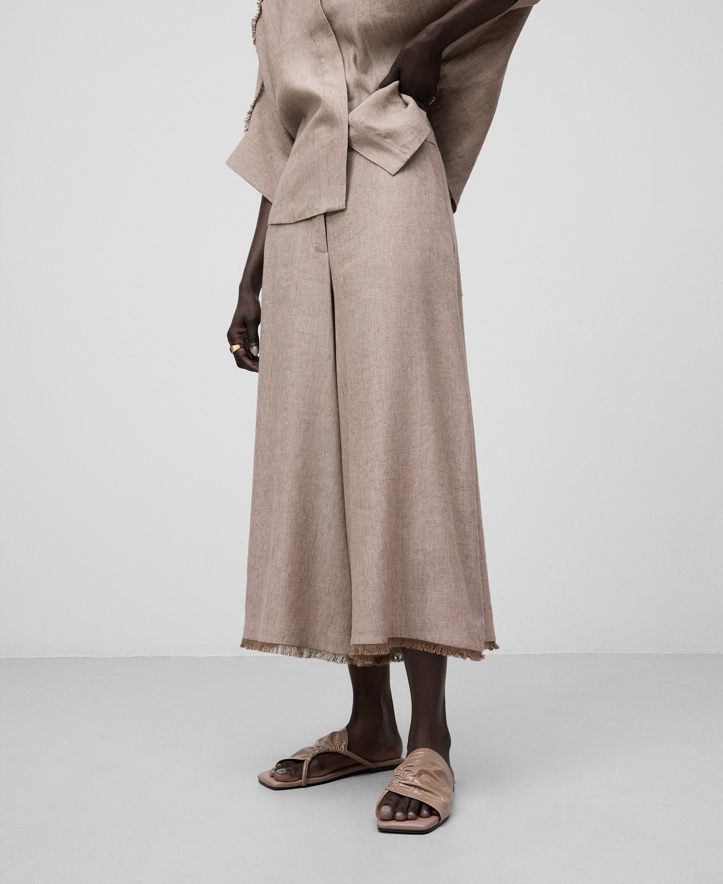 Linen blend cropped trousers woman image number 0