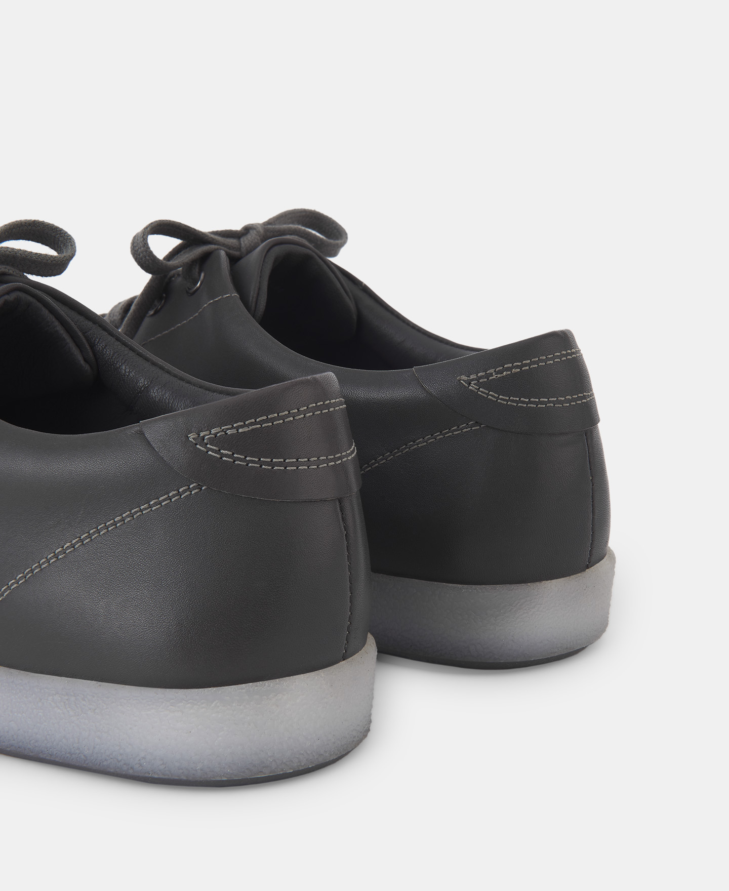 White basic leather sneaker image number 2