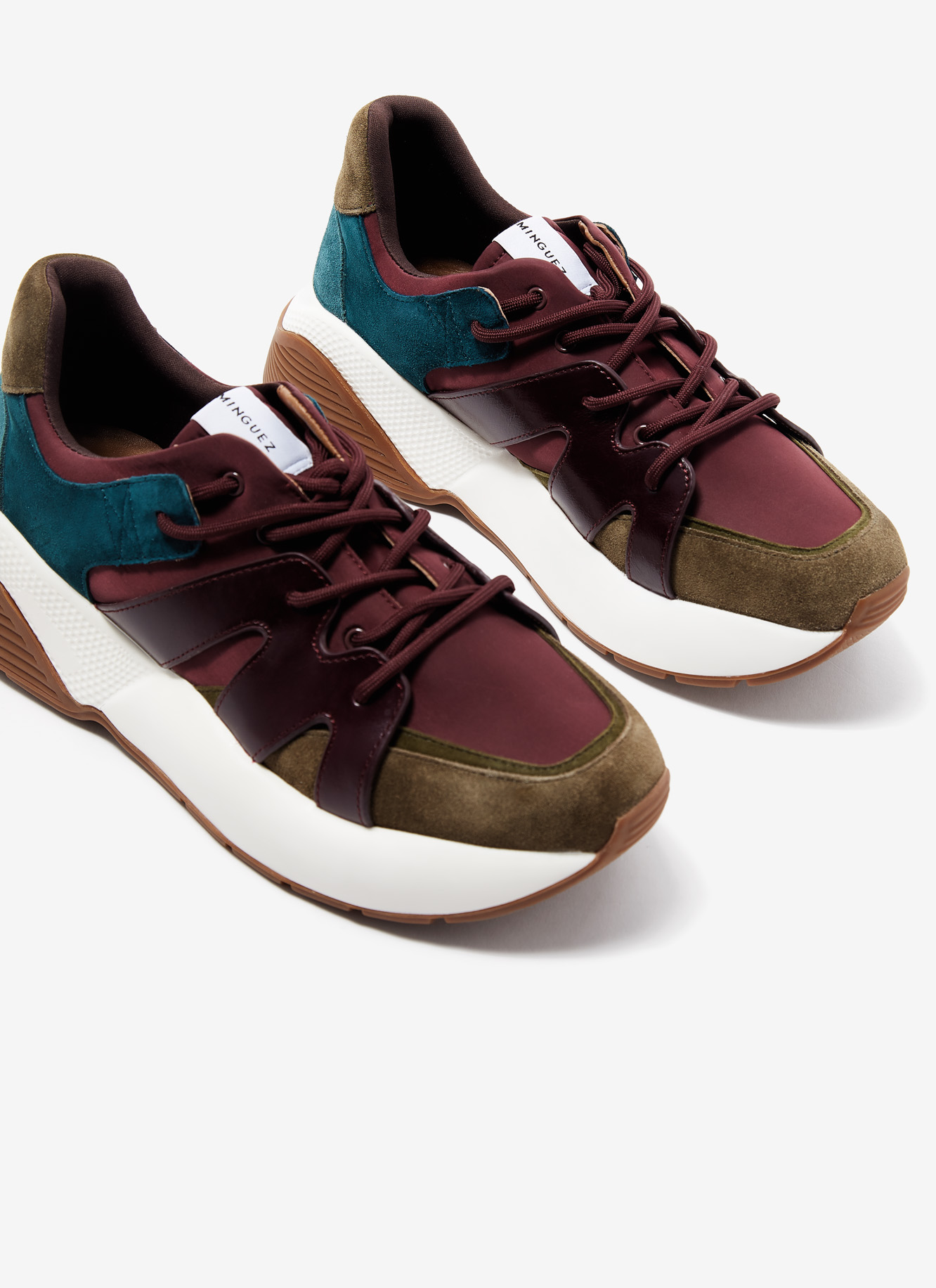 Zapatilla deportiva con suela gruesa image number 2