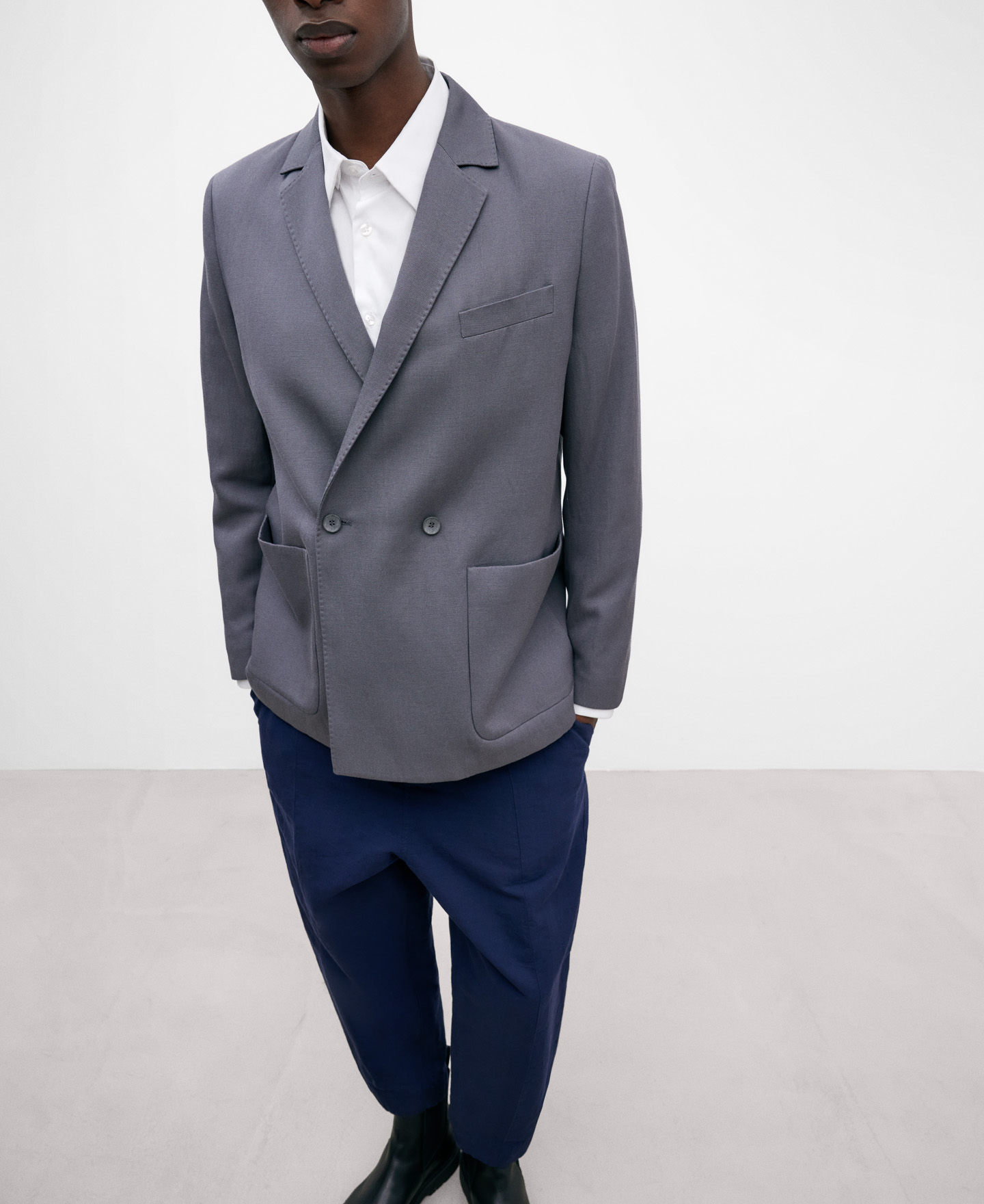 Blazer oversize cinzento em tencel e linho image number 0