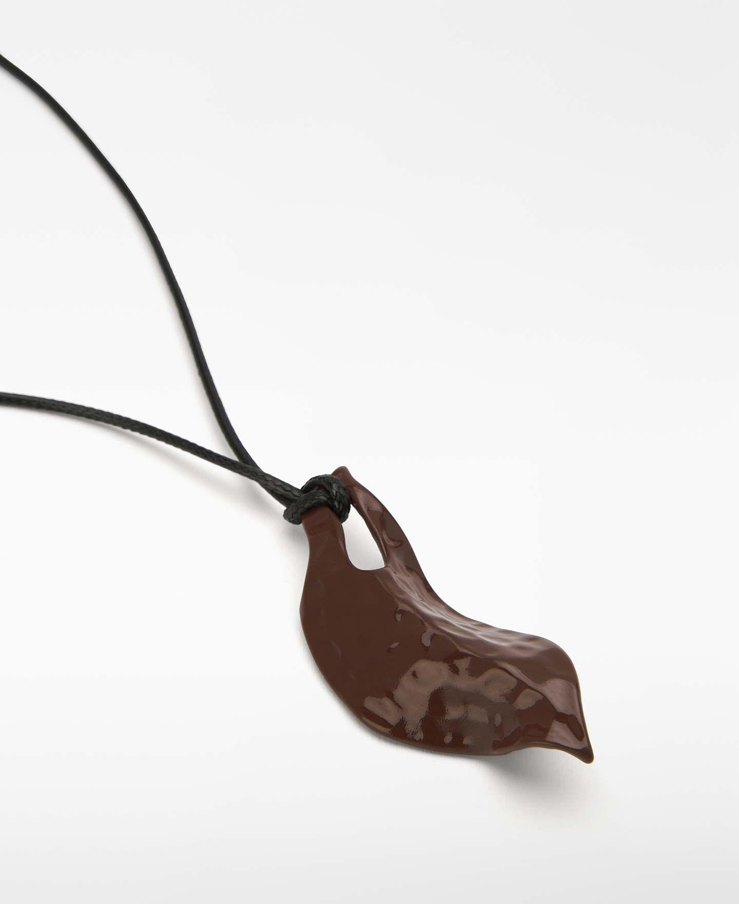 Lacquered metal leaf necklace image number 1