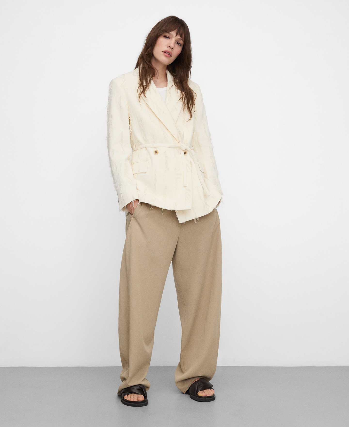 Blazer sastre cruzado detalle desflecado image number 1