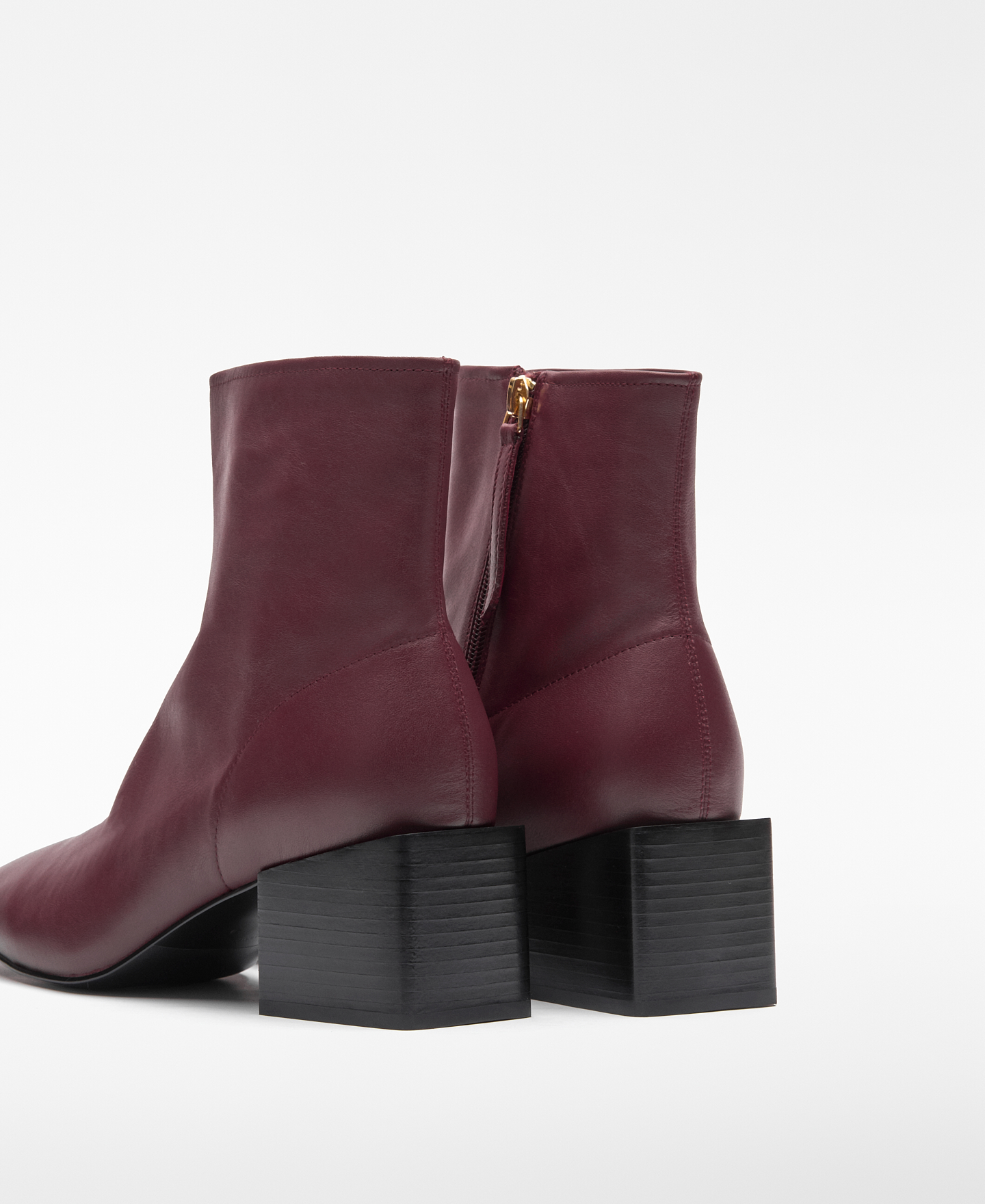 Leather round-toe ankle boot image number 2