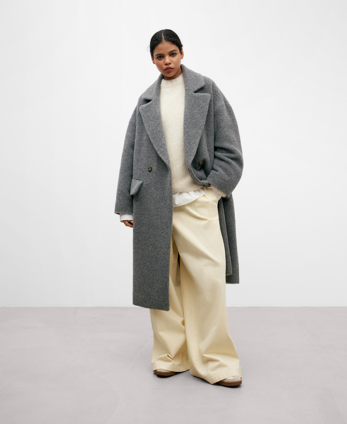 Abrigo tejido alpaca para mujer gris image number 1