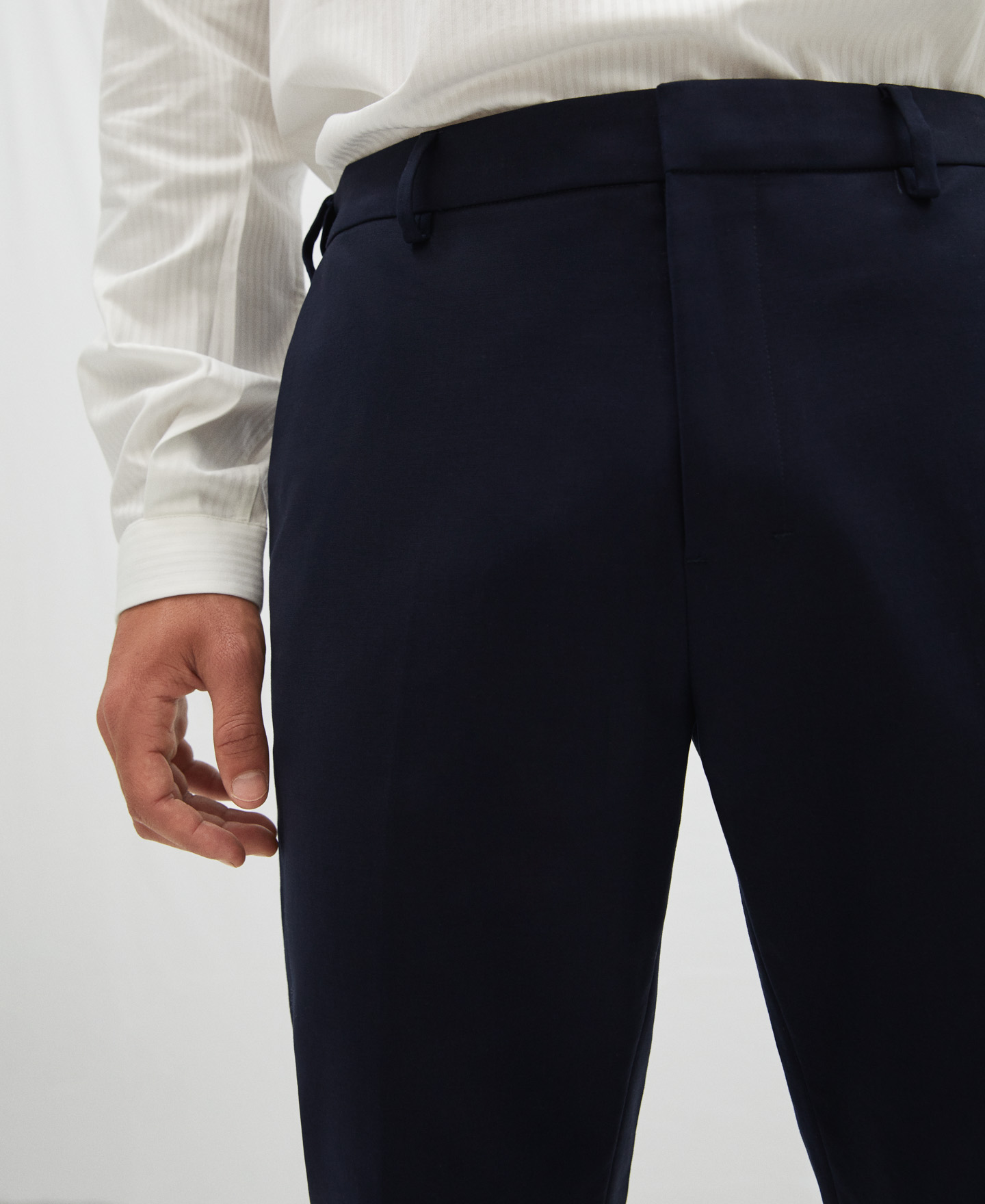 Ankle trousers in cotton image number 3