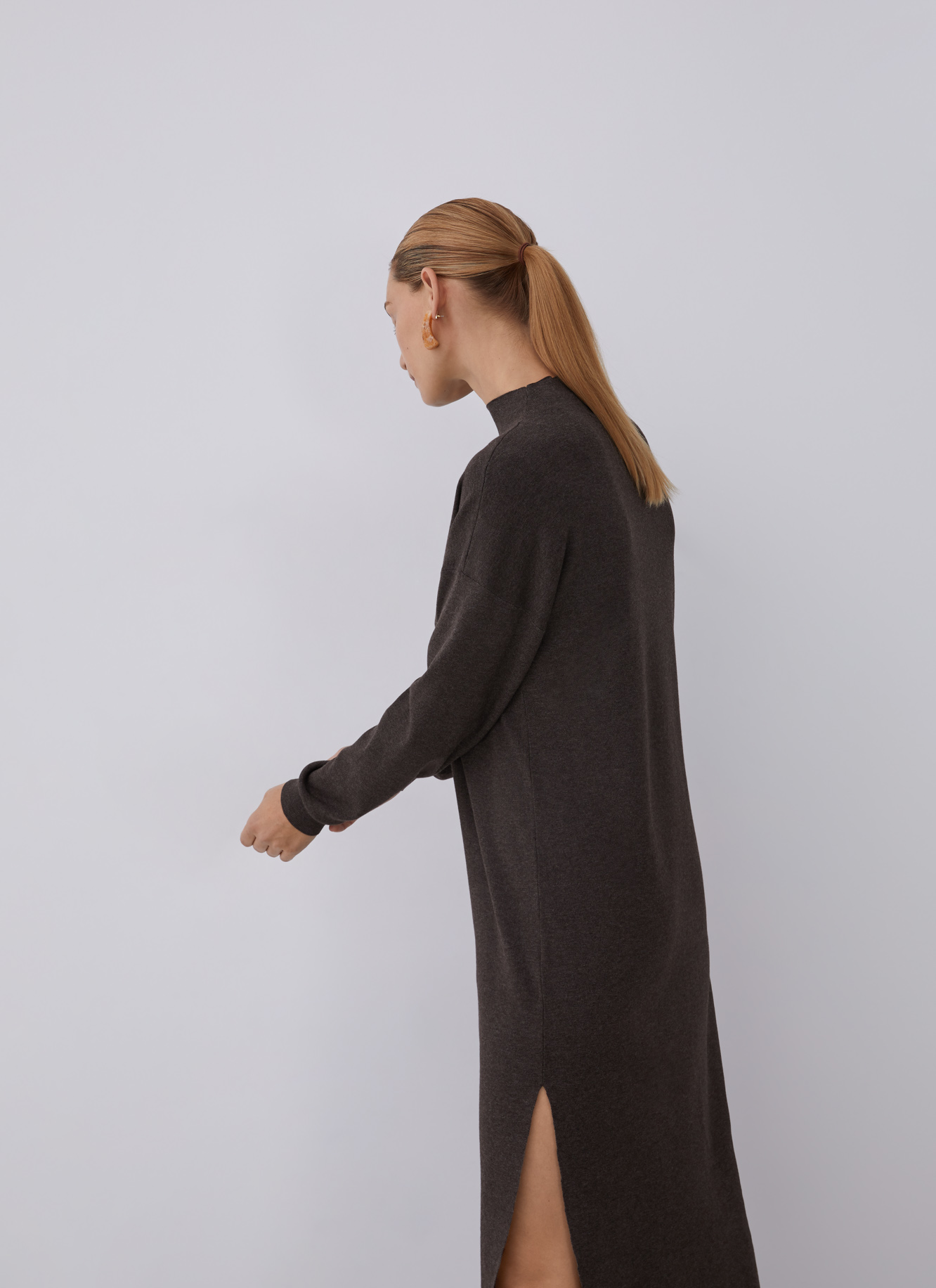 Wide dress in thick-stretch knit image number 3