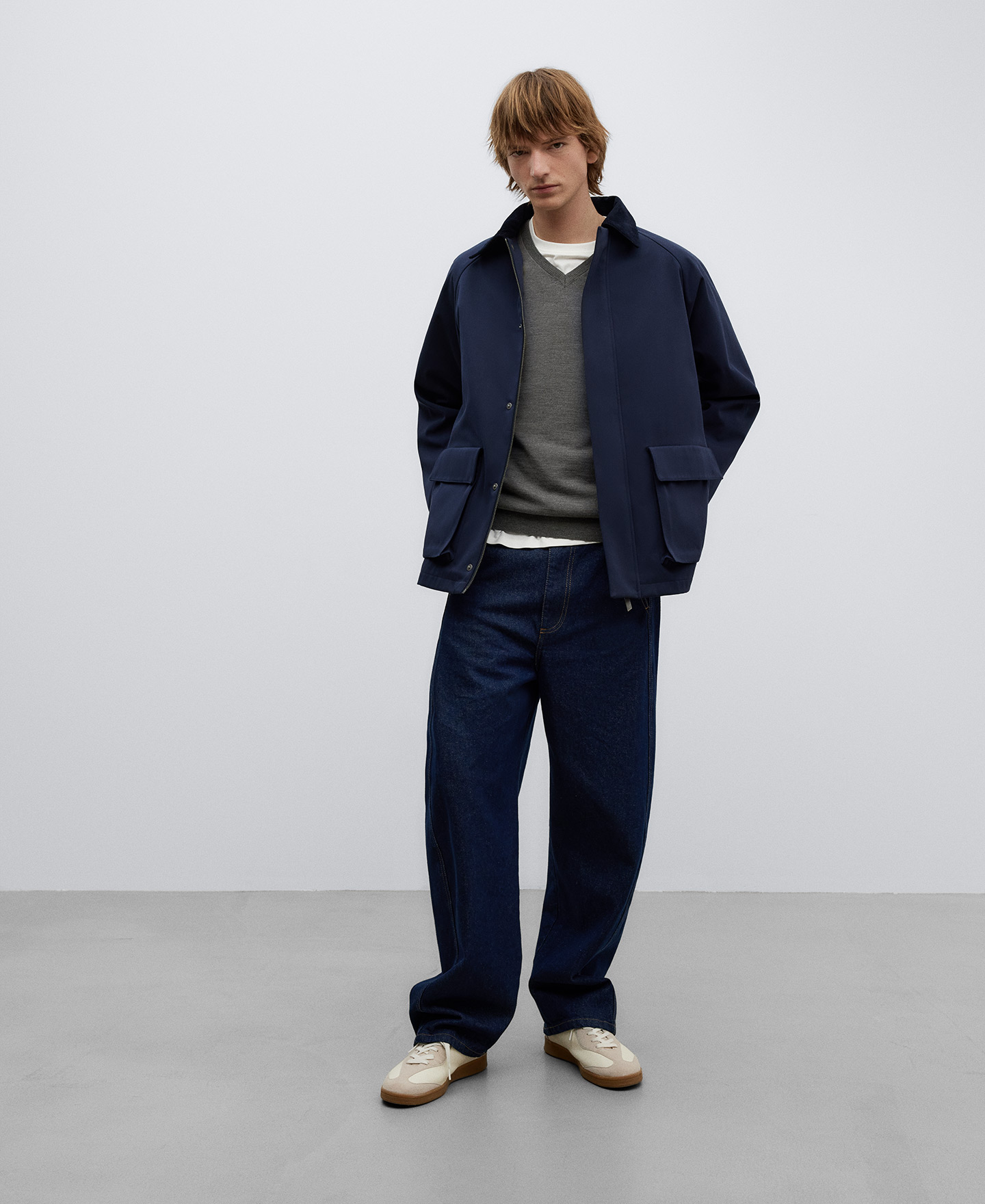 Merino wool V-neck sweater for men image number 1