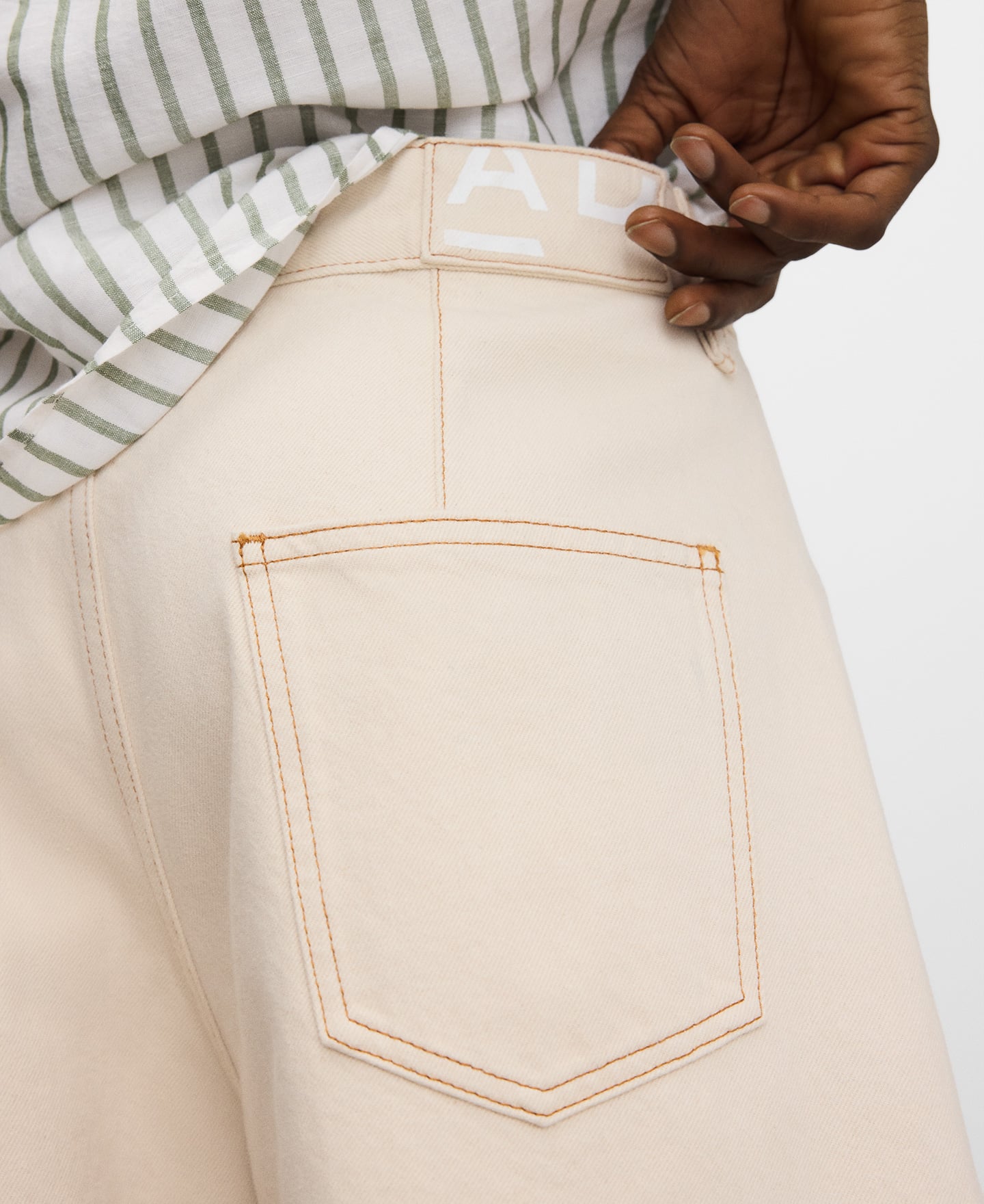 Pantal&oacute;n barrel fit denim algod&oacute;n image number 3