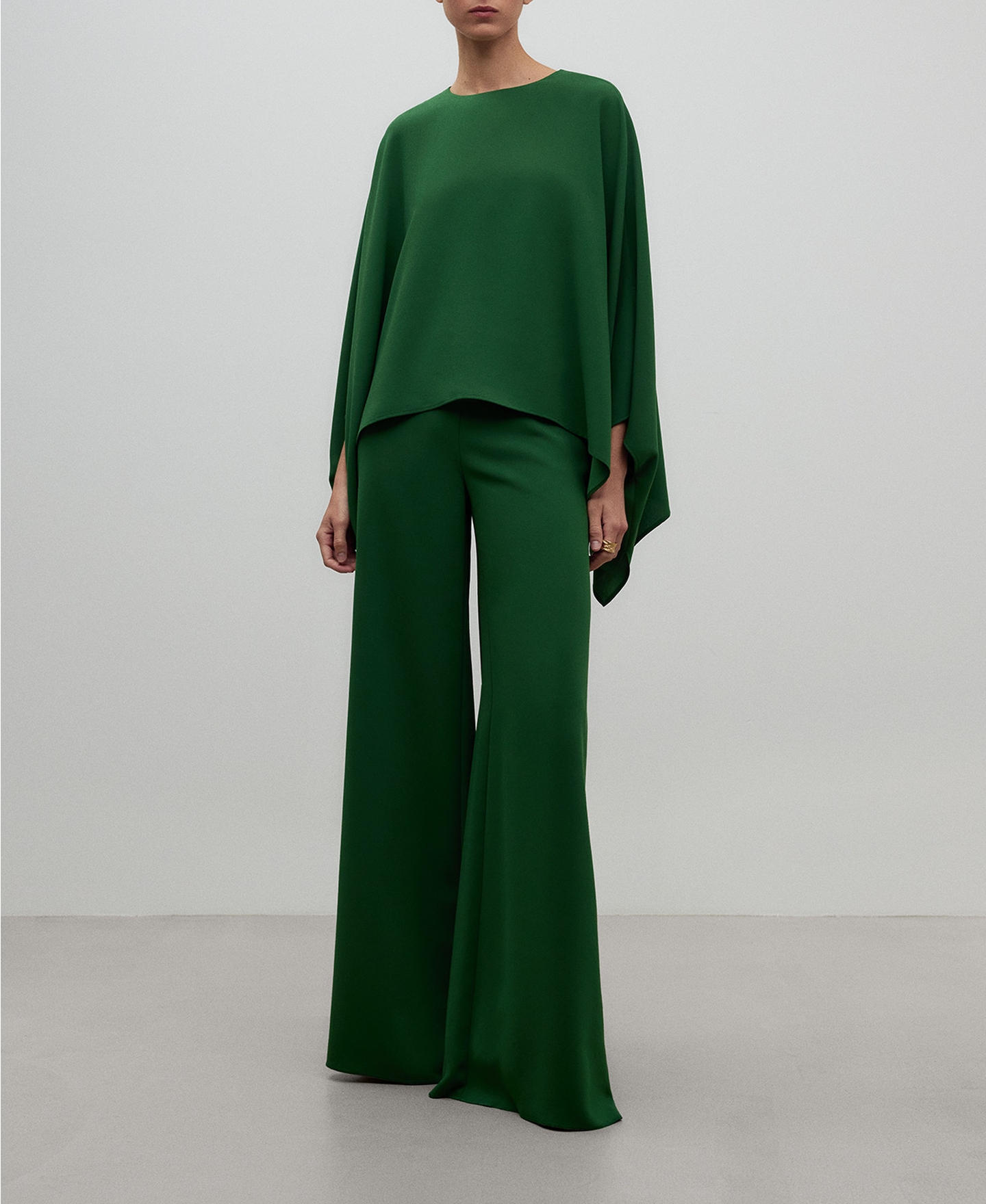 Pantal&oacute;n pierna ancha verde mujer image number 1
