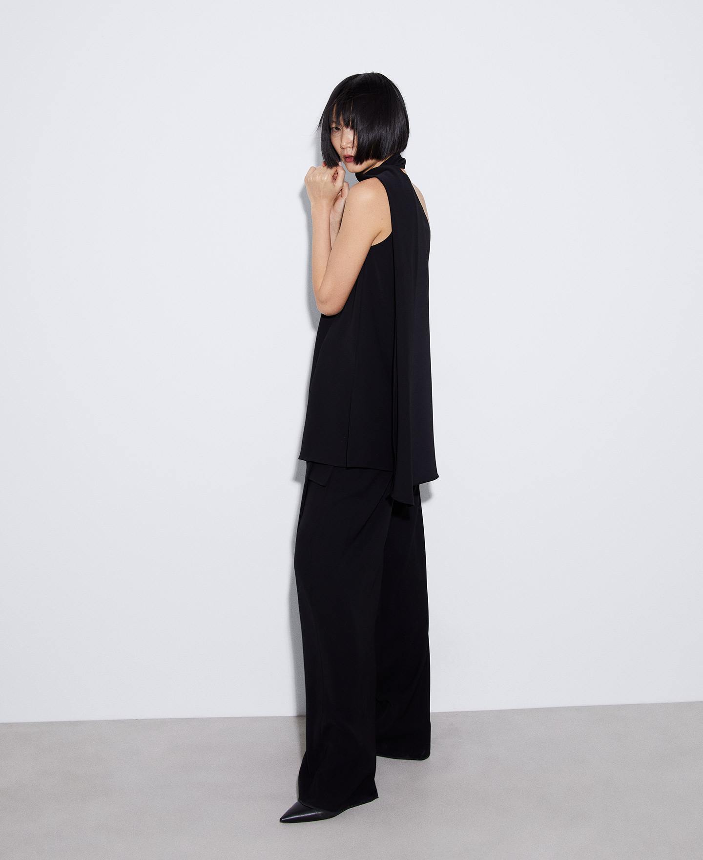 Asymmetrical top in recycled polyester image number 4