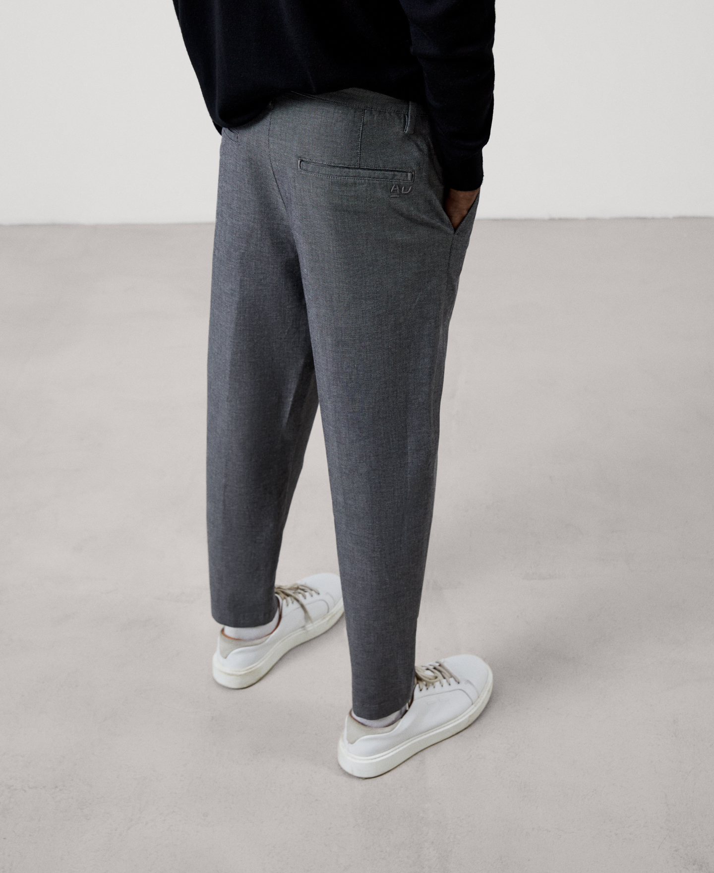 Chino trousers with recycled materials image number 2