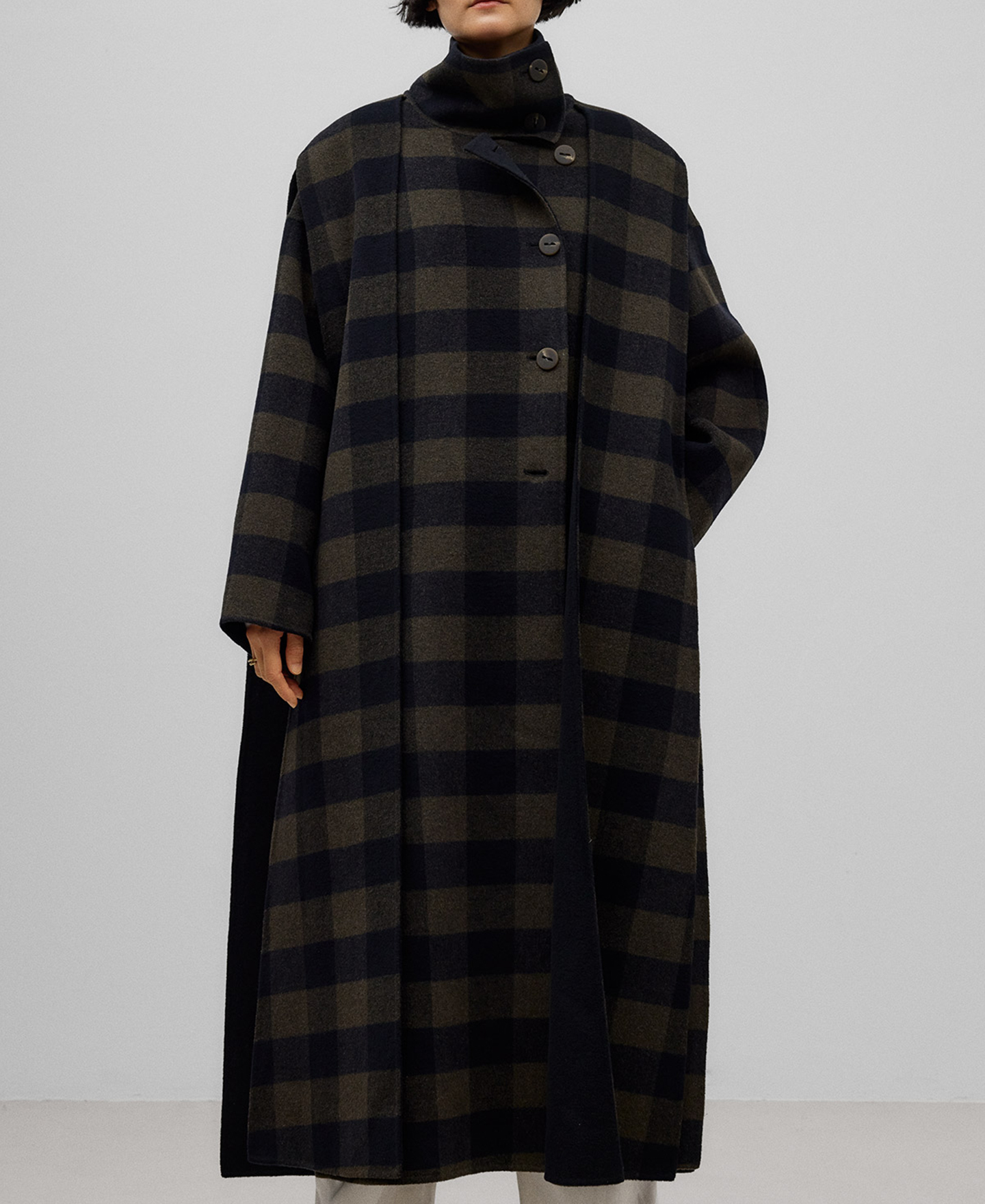 Checked coat with scarf woman image number 0