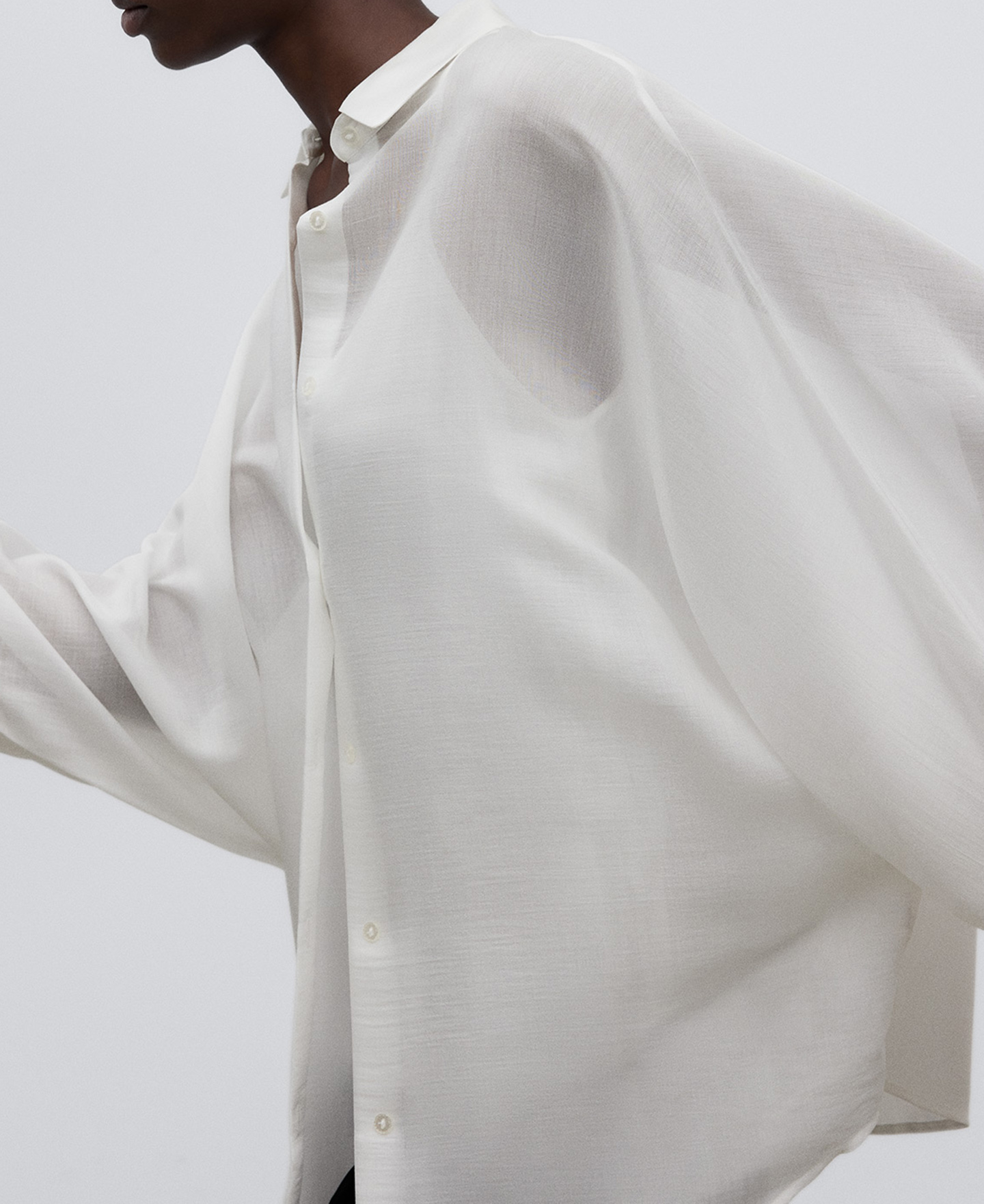 Camisa amplia con mangas abullonadas image number 3