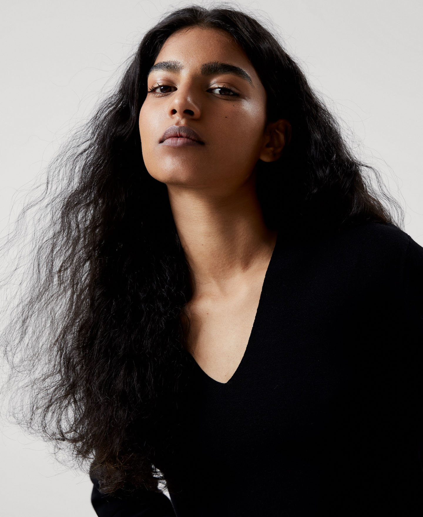 V-neck viscose sweater image number 3