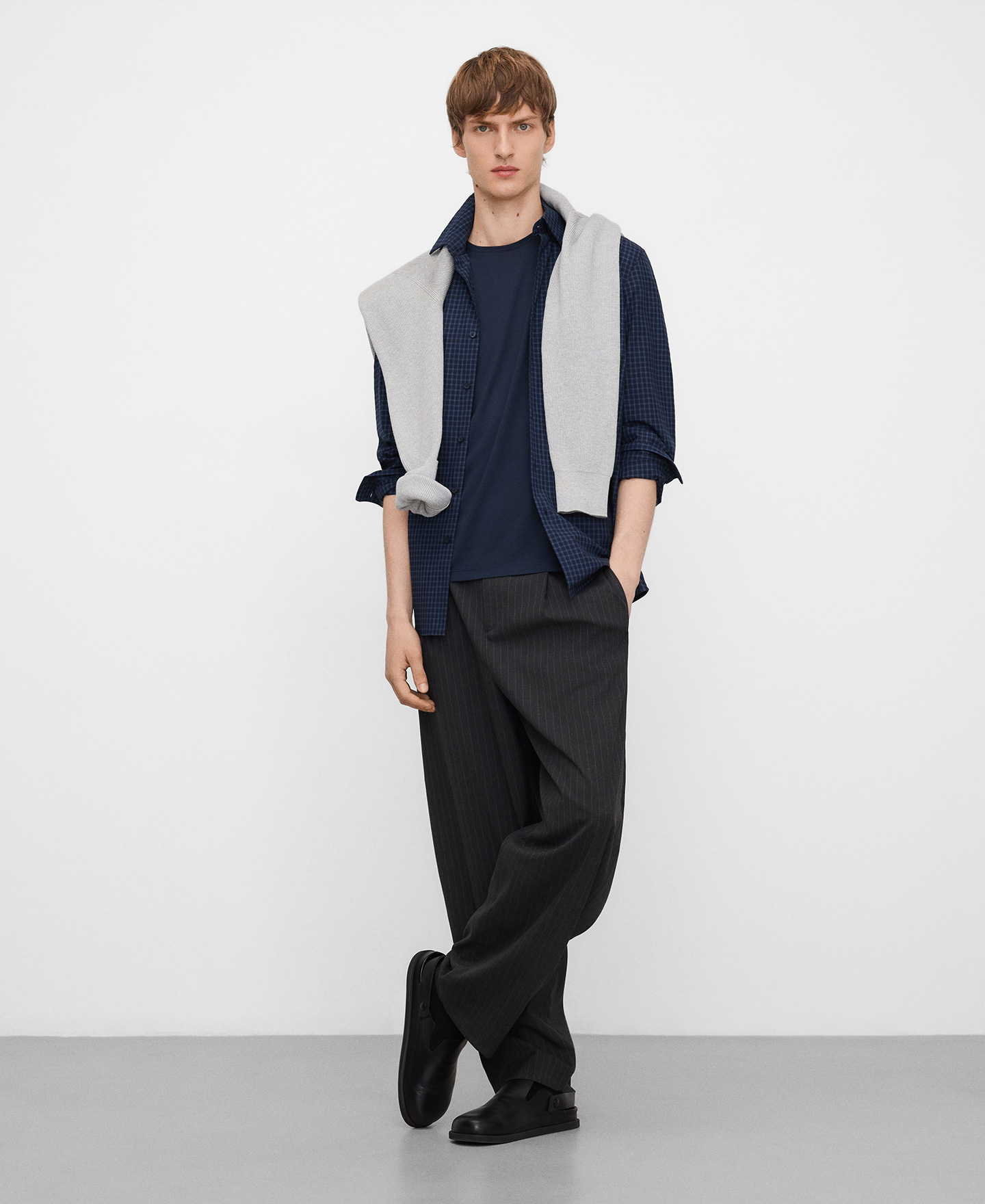 Regular fit short sleeve T-shirt man image number 1