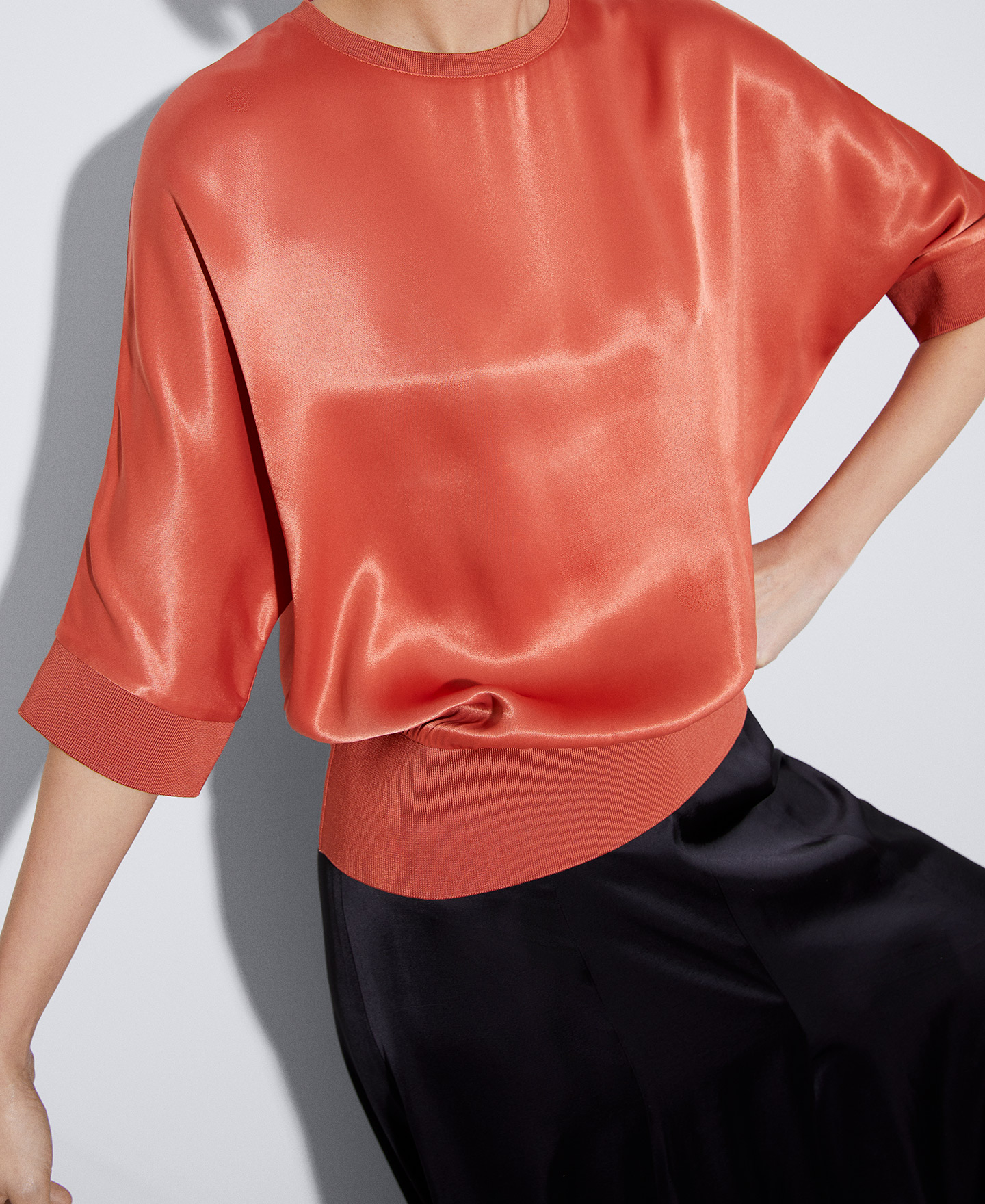 Short sleeve viscose blouse image number 3