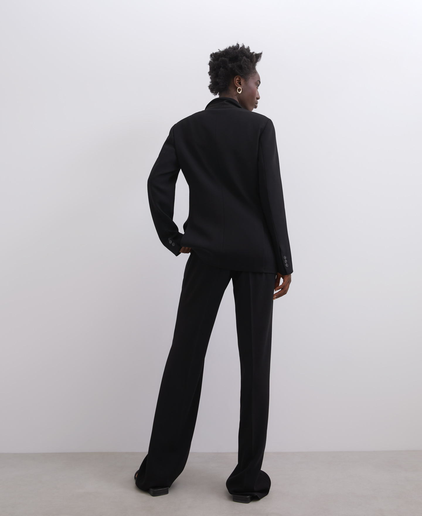 Four button straight blazer image number 2