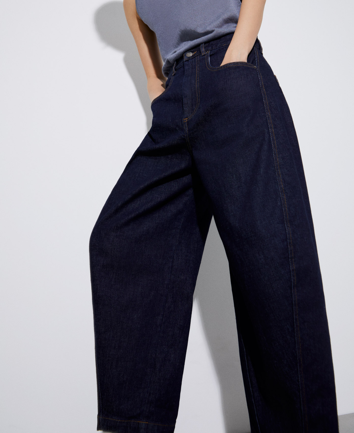 Trousers image number 3