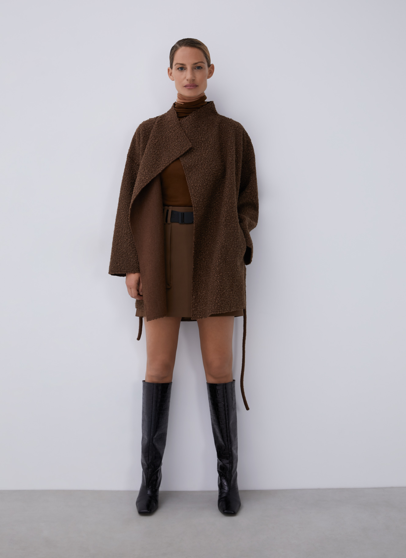 Mini skirt with patch pockets image number 5