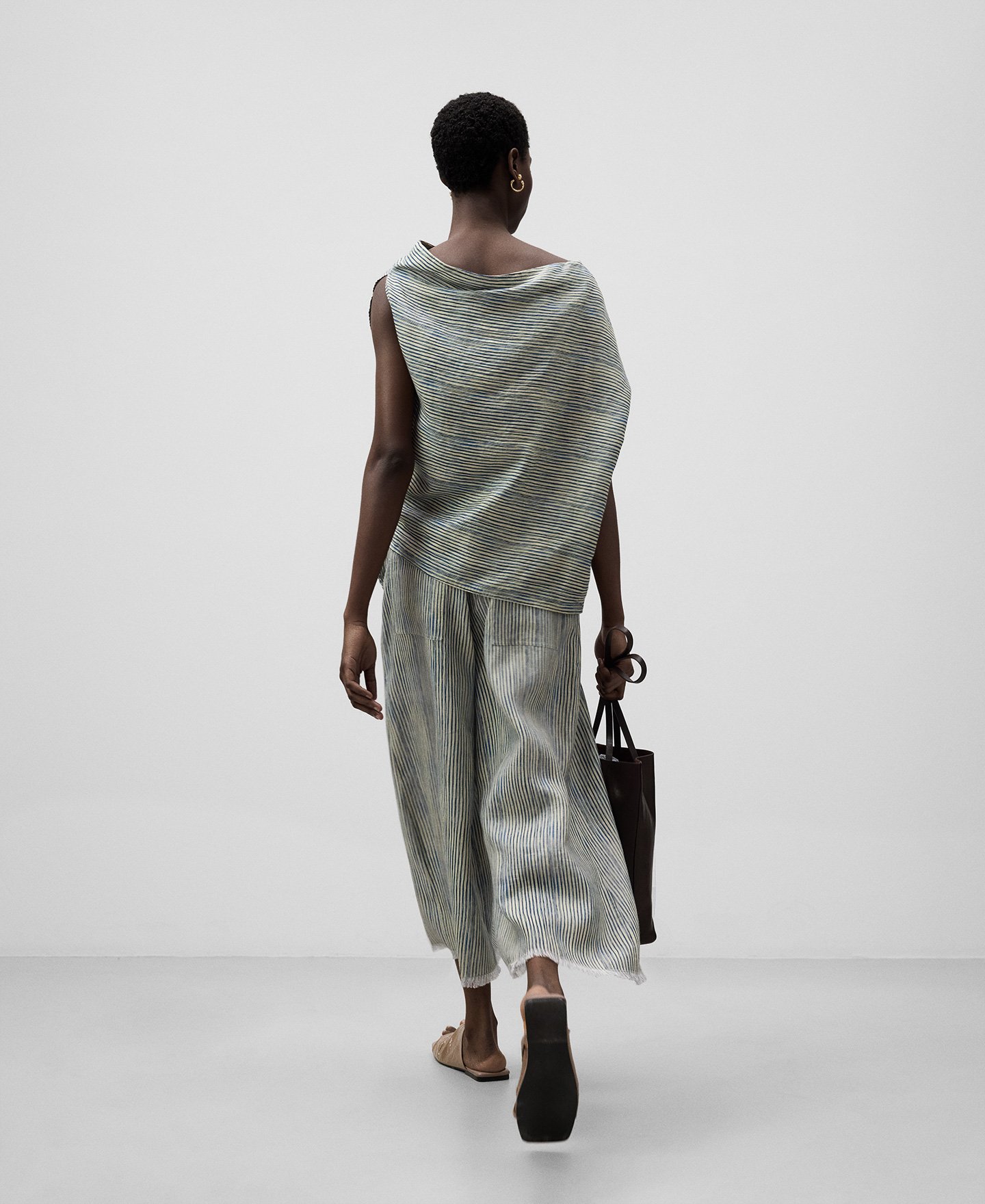 Pantalón culotte rayas lino mujer image number 2