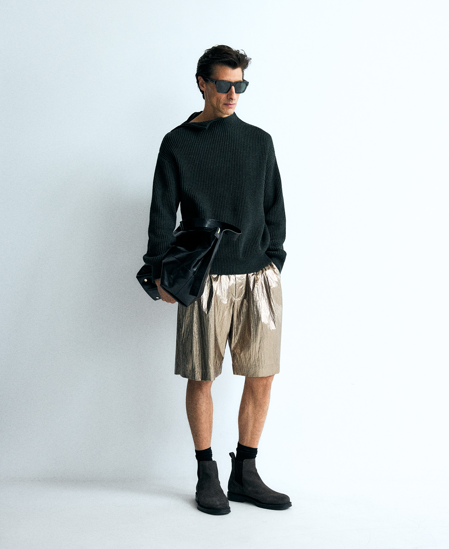 Relaxed fit metallic Bermuda shorts man image number 0