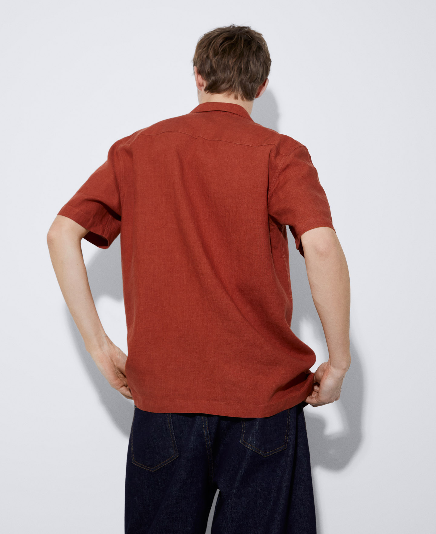 Bowling collar linen shirt image number 2