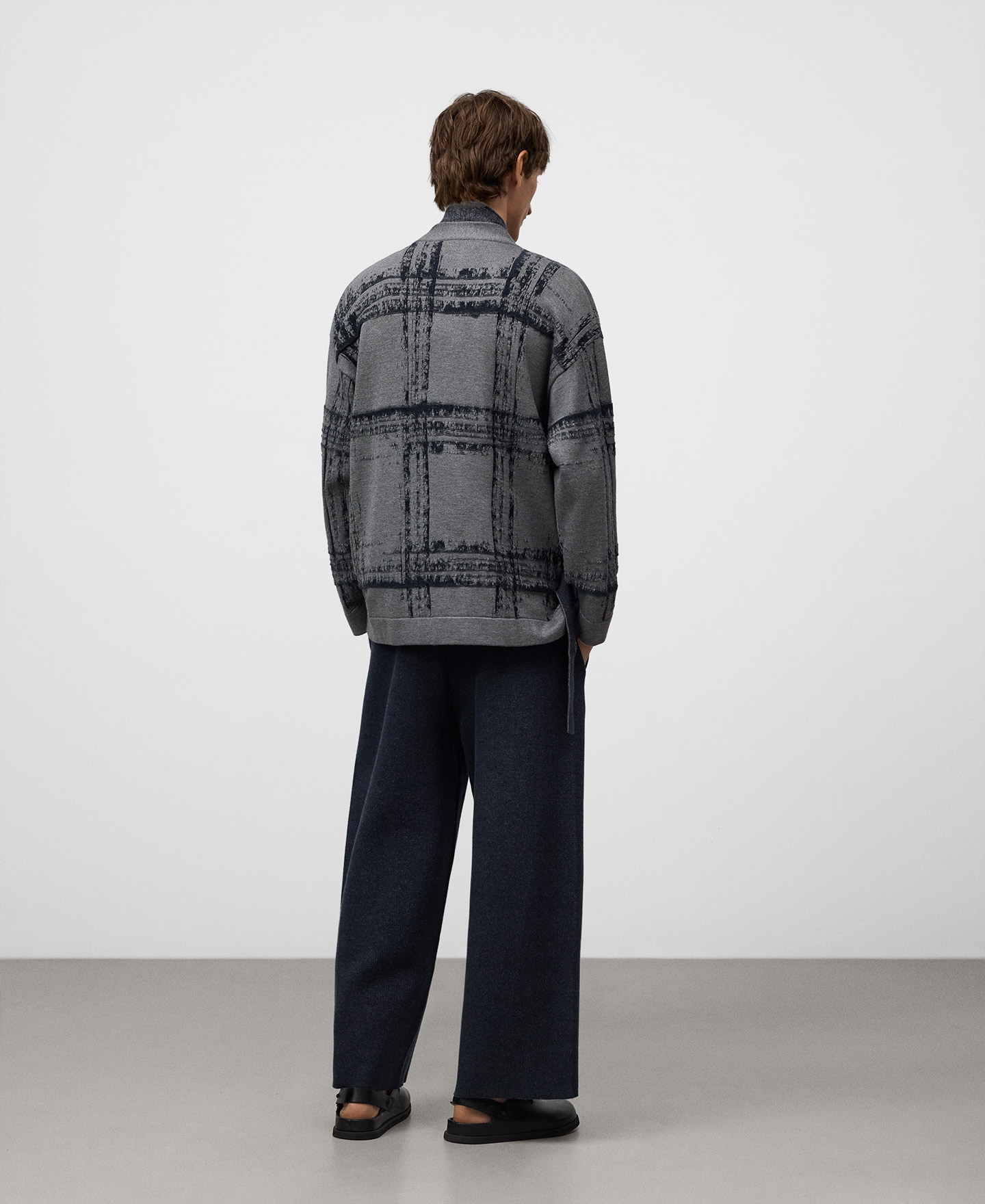 Knit barrel fit trousers man image number 2