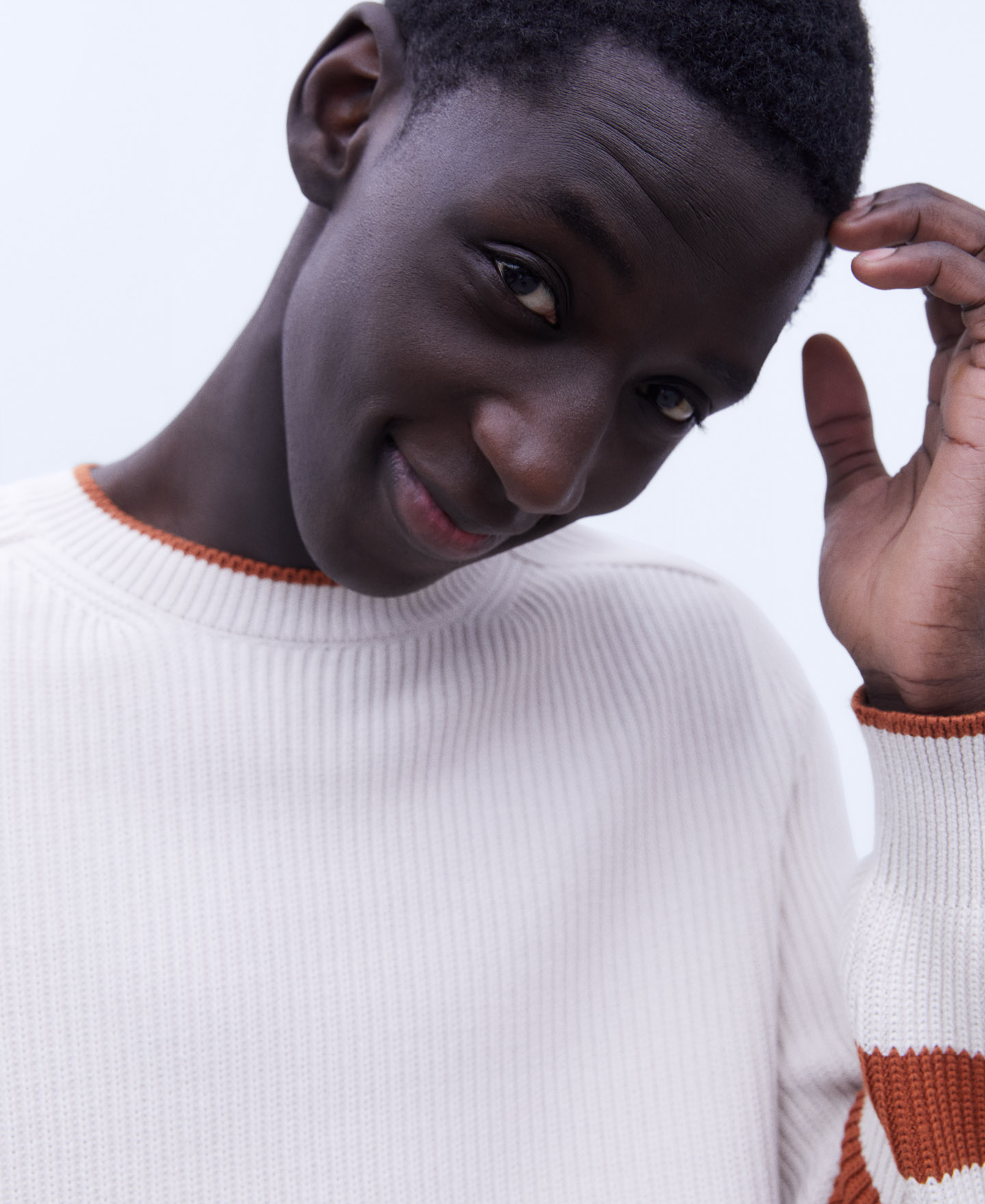 Cotton round neck sweater image number 3