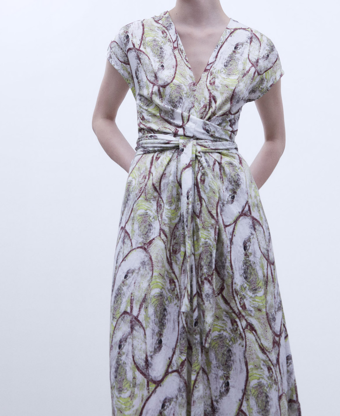 Printed dress knotted on waist image number 0