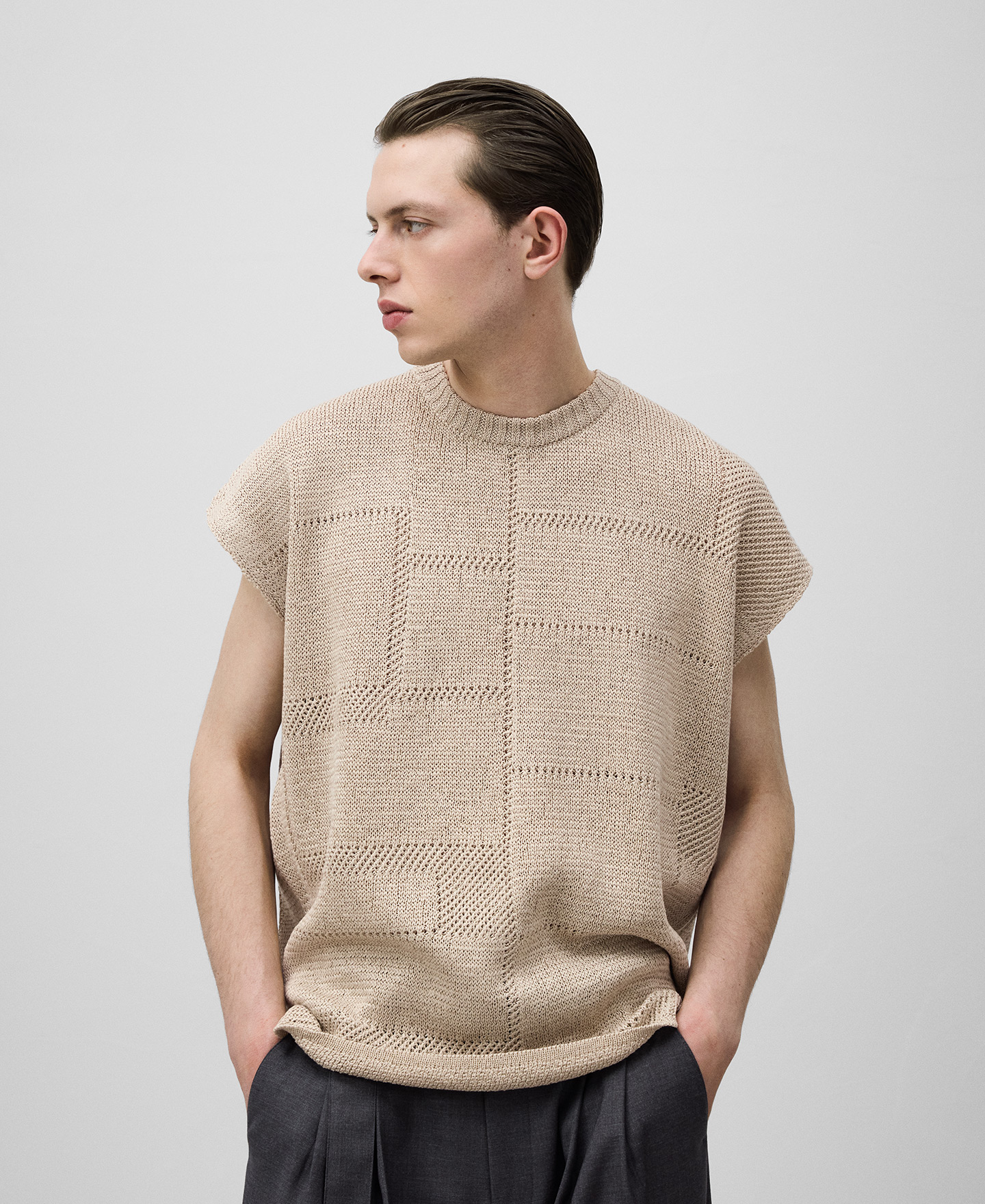 Jacquard knit vest man image number 0